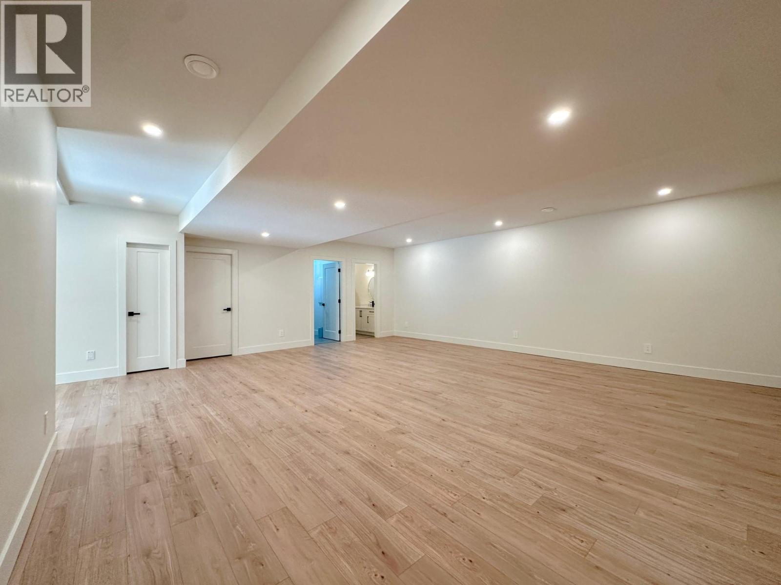 3627 FAIRWINDS Drive - 35
