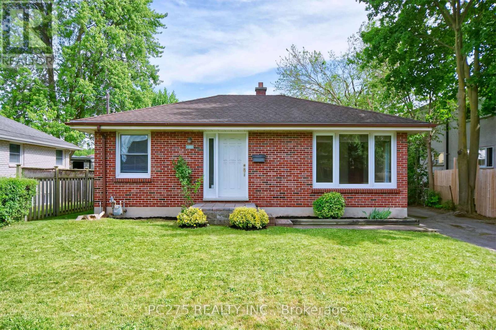 1461 TRAFALGAR STREET - 1