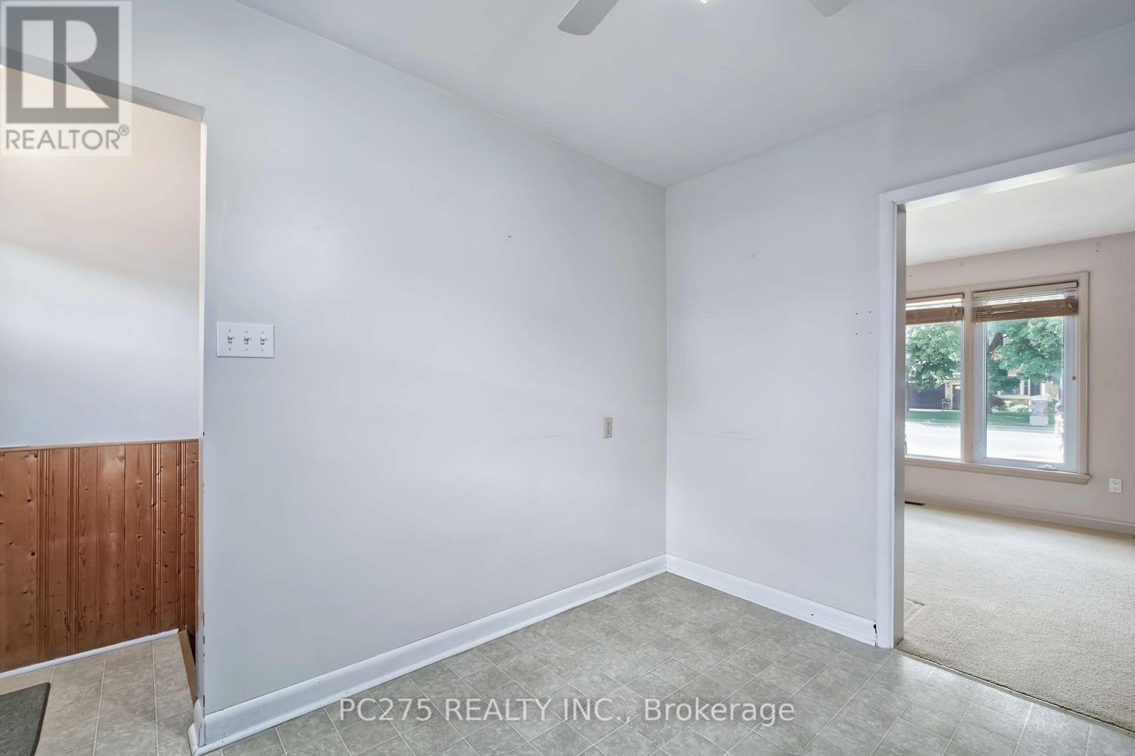 1461 TRAFALGAR STREET - 10