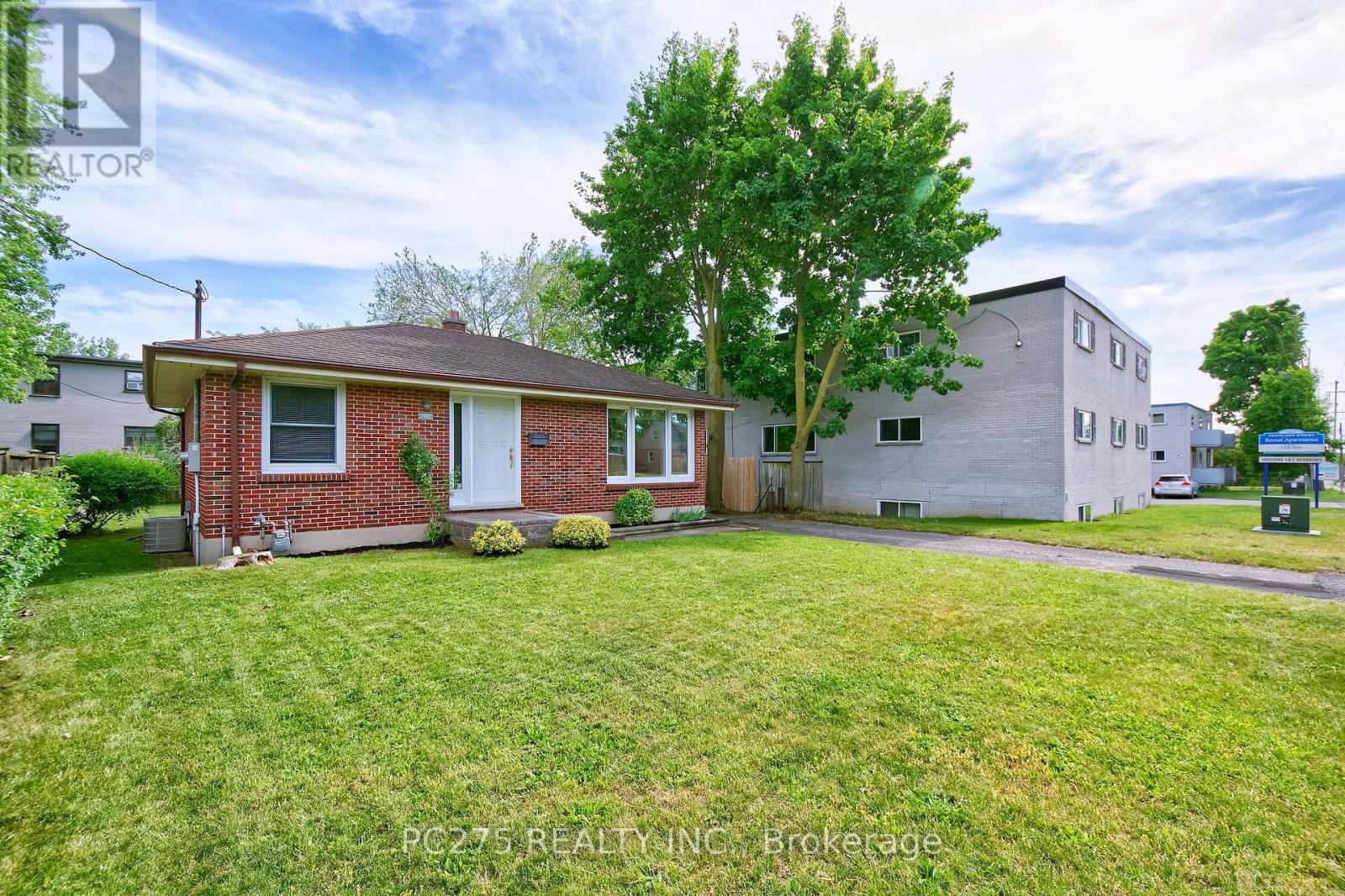 1461 TRAFALGAR STREET - 2
