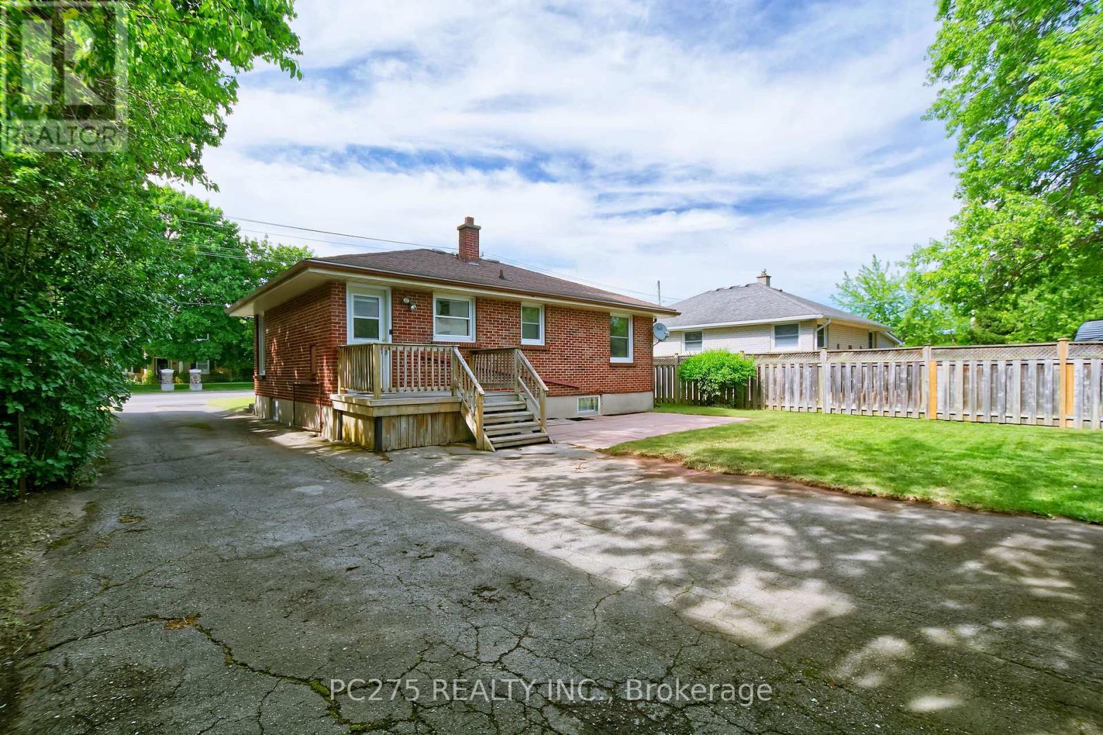 1461 TRAFALGAR STREET - 26