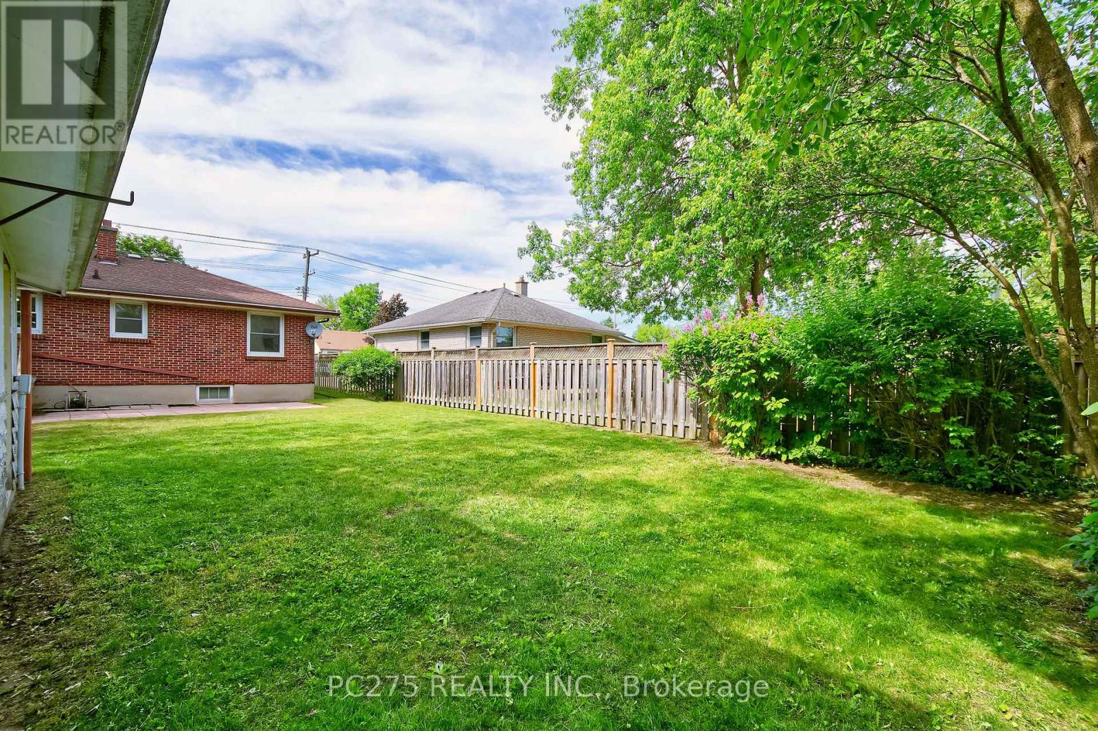 1461 TRAFALGAR STREET - 28