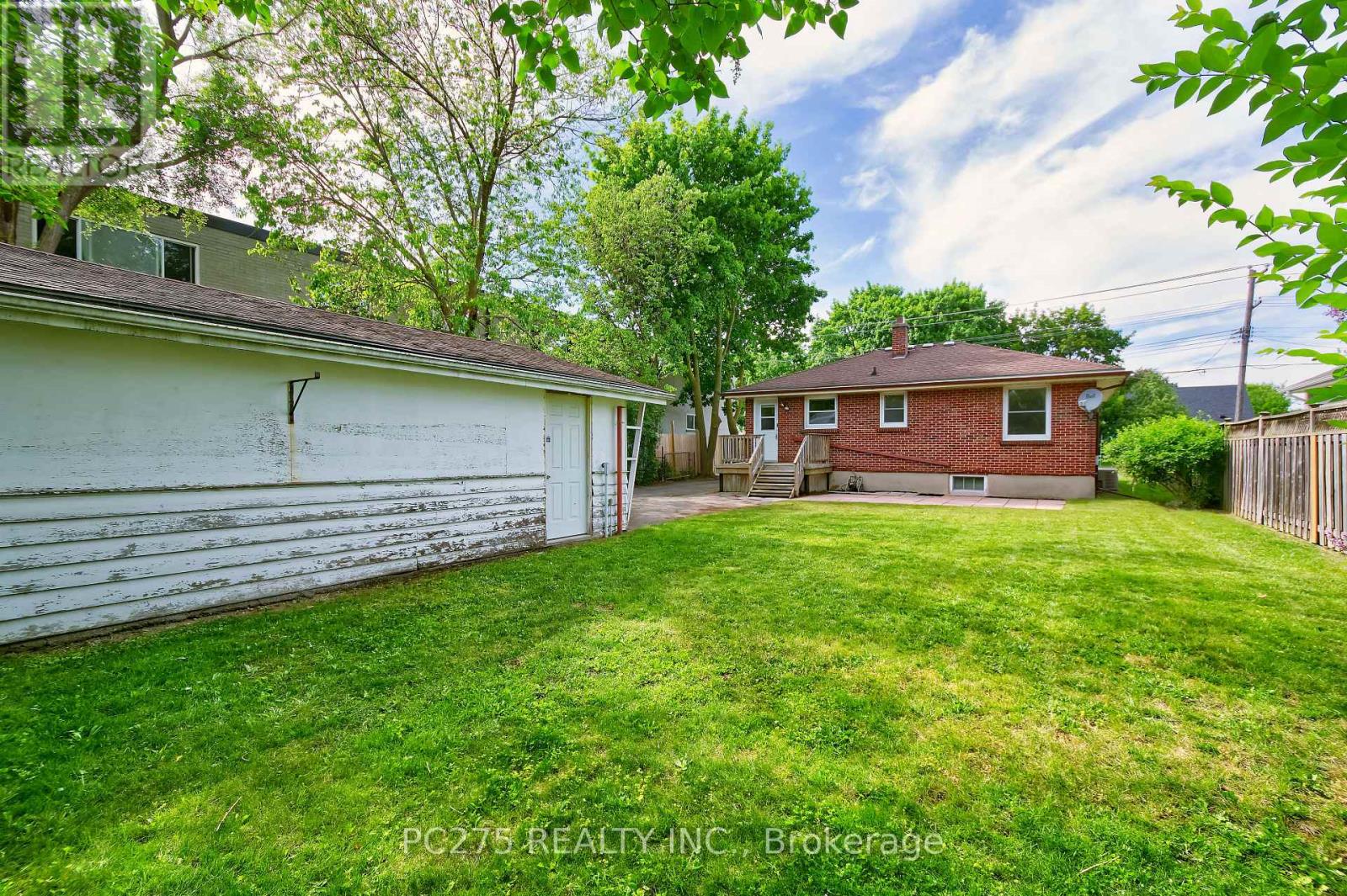 1461 TRAFALGAR STREET - 29