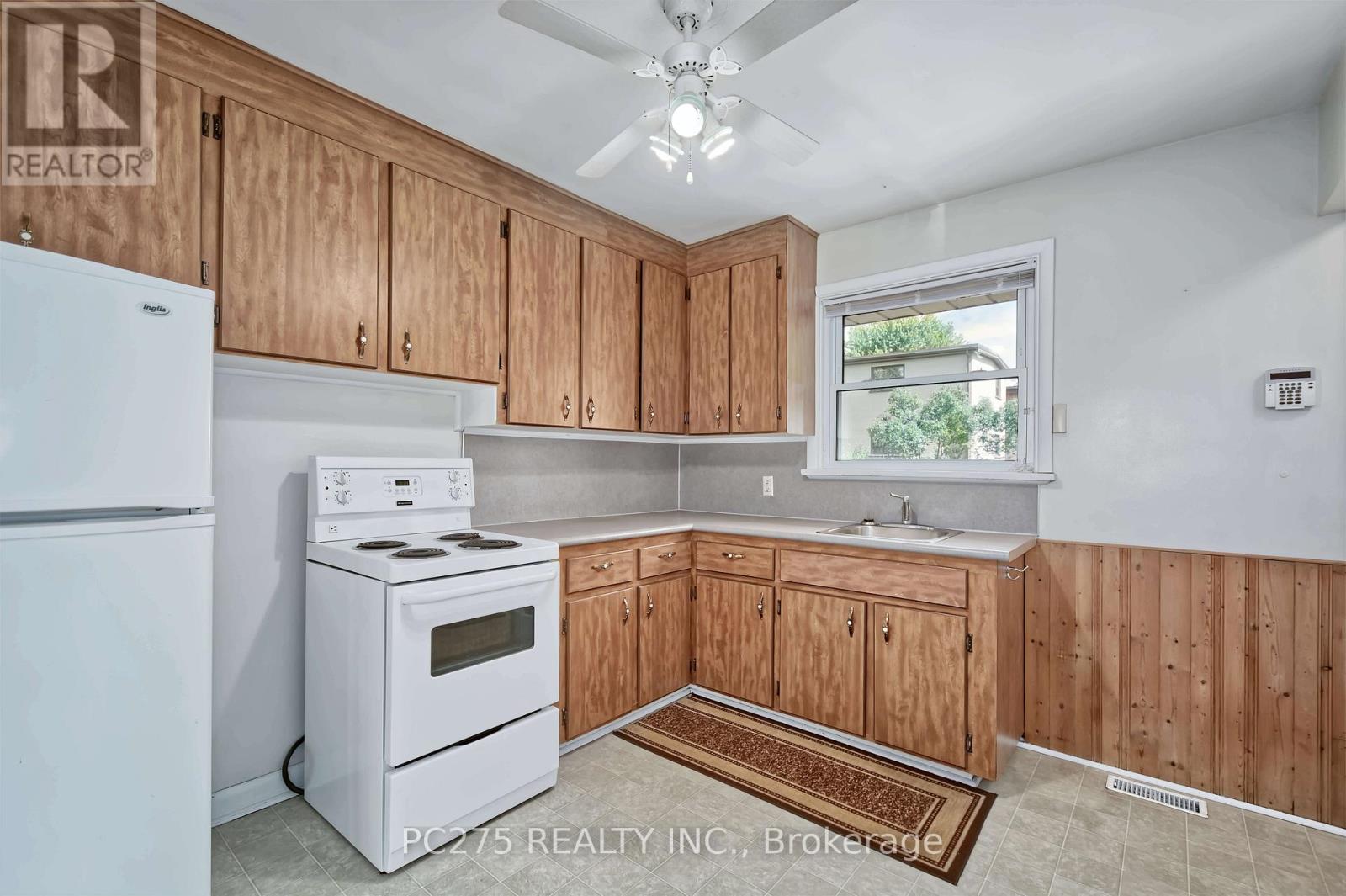 1461 TRAFALGAR STREET - 8
