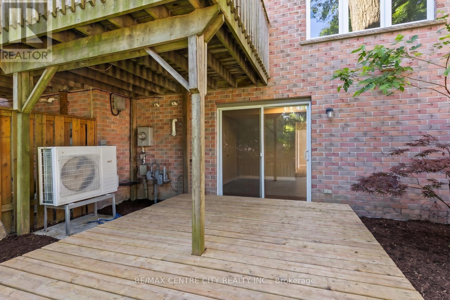 #42 9 AILSA PLACE - 11