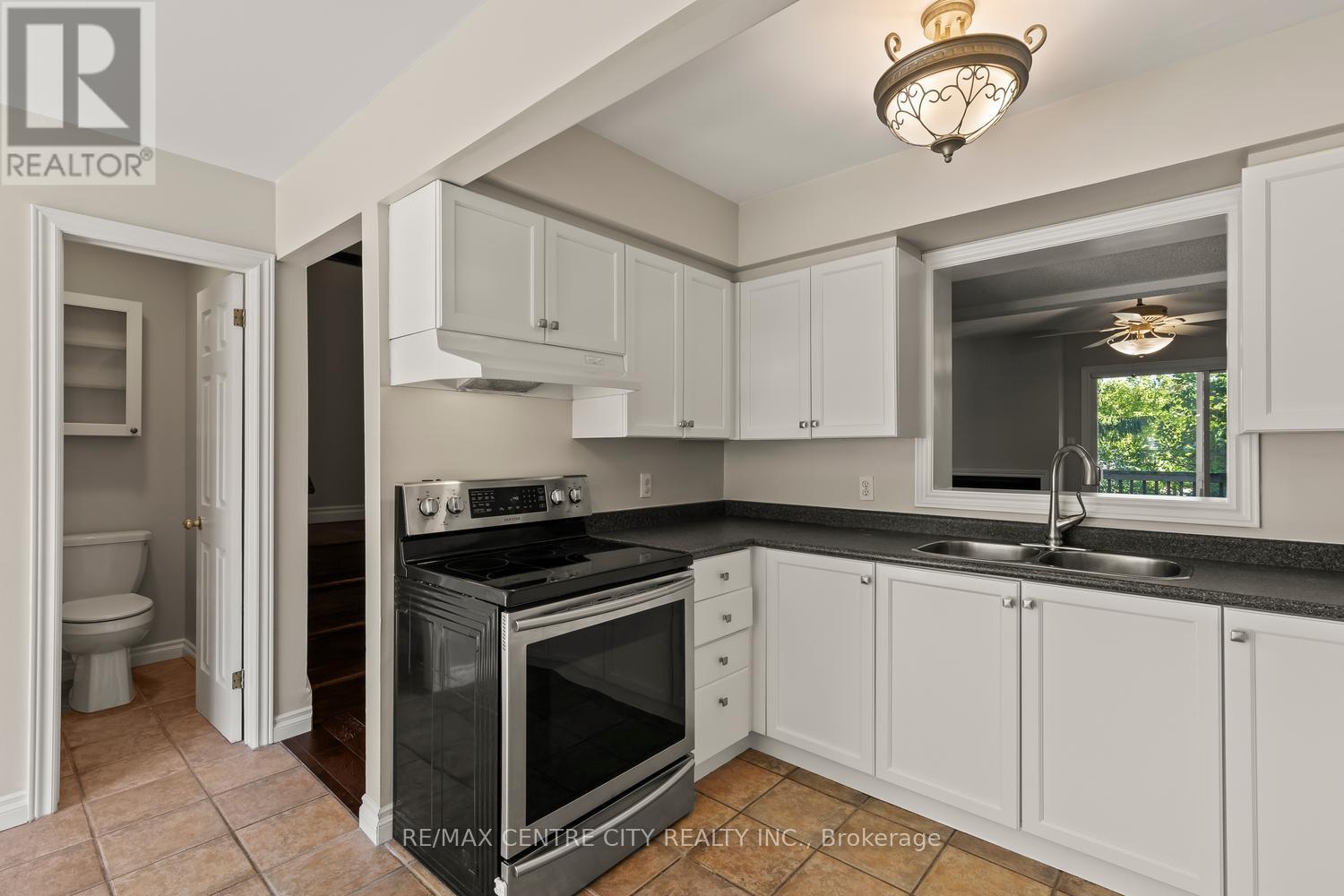 #42 9 AILSA PLACE - 13