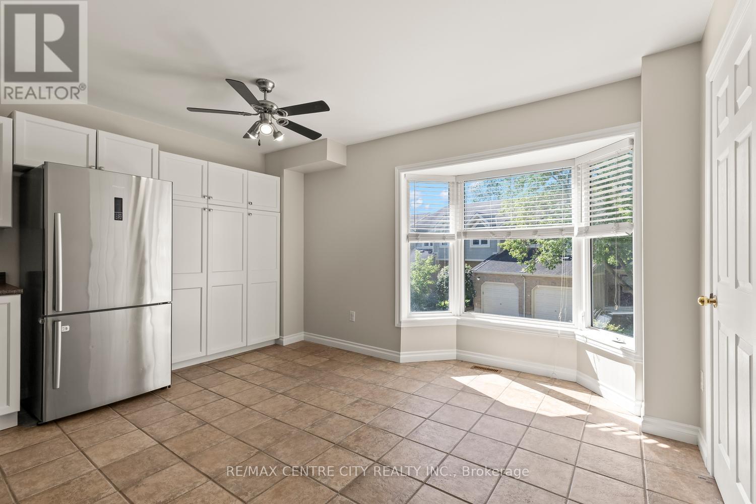 #42 9 AILSA PLACE - 15