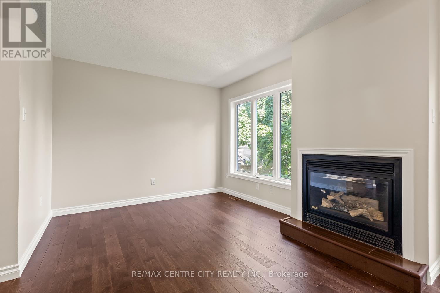 #42 9 AILSA PLACE - 22