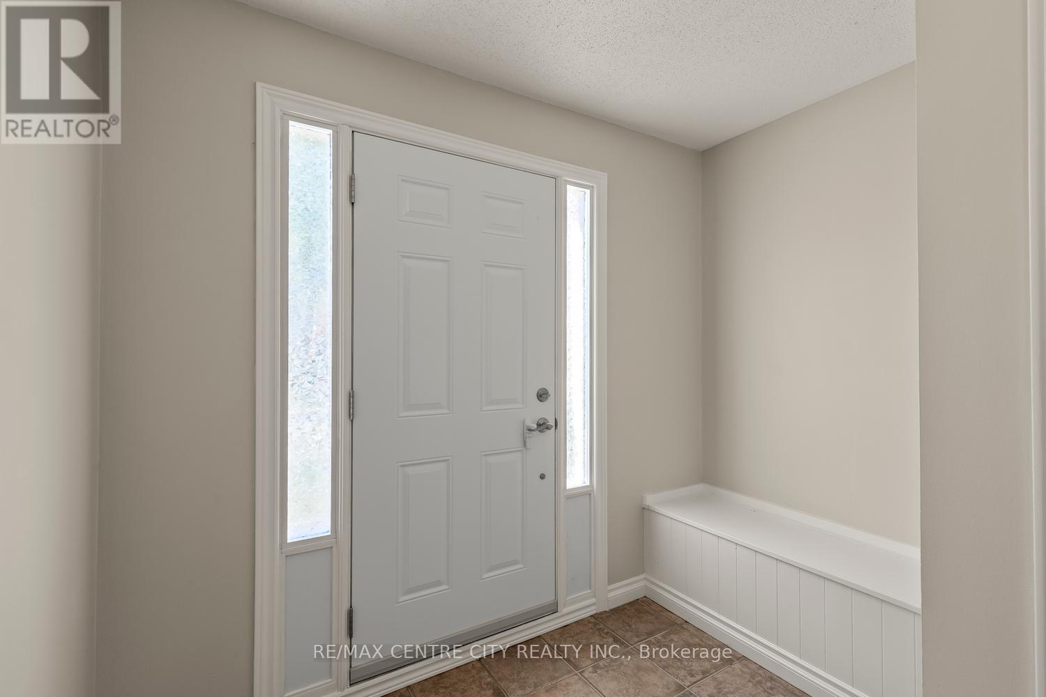 #42 9 AILSA PLACE - 3