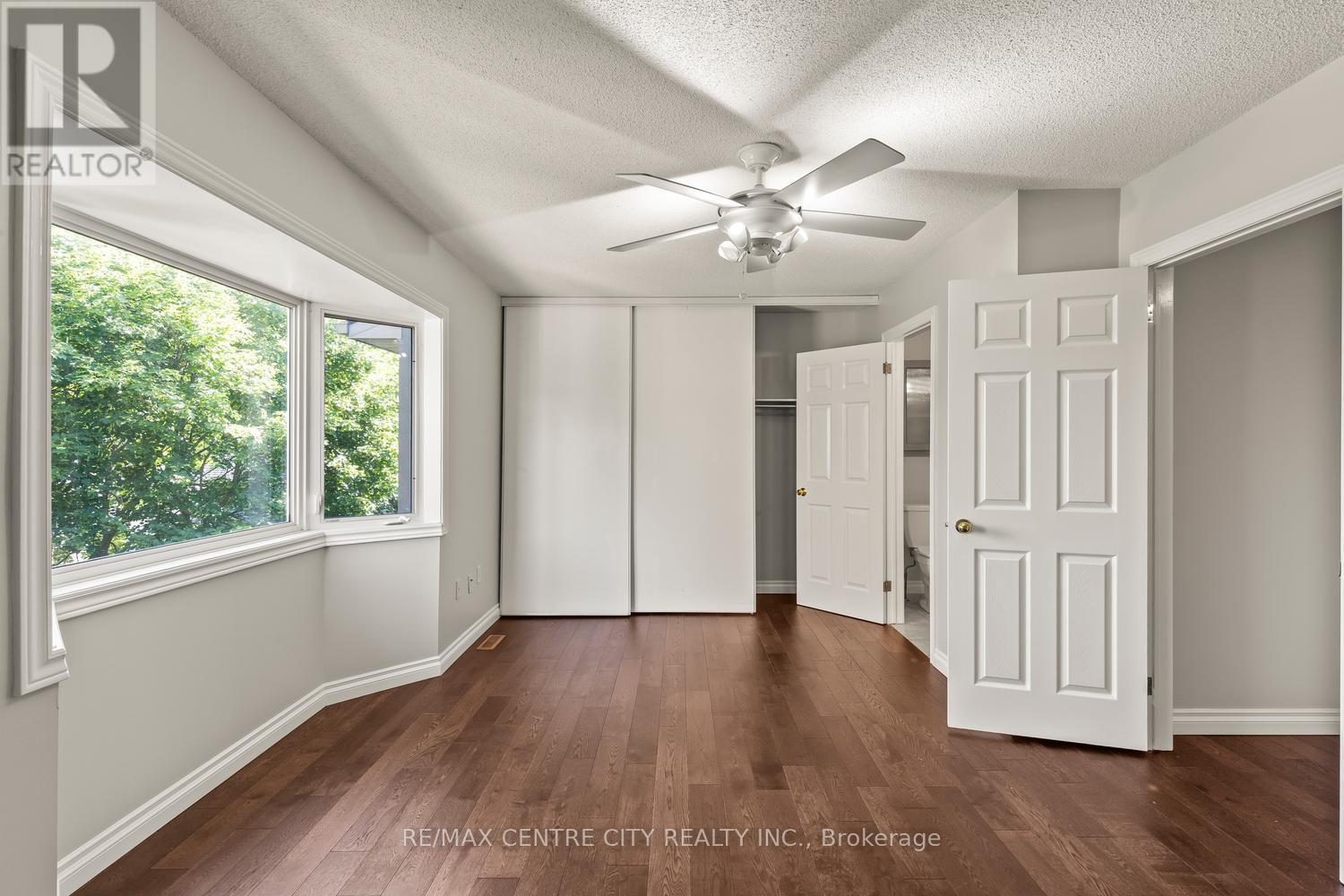 #42 9 AILSA PLACE - 30