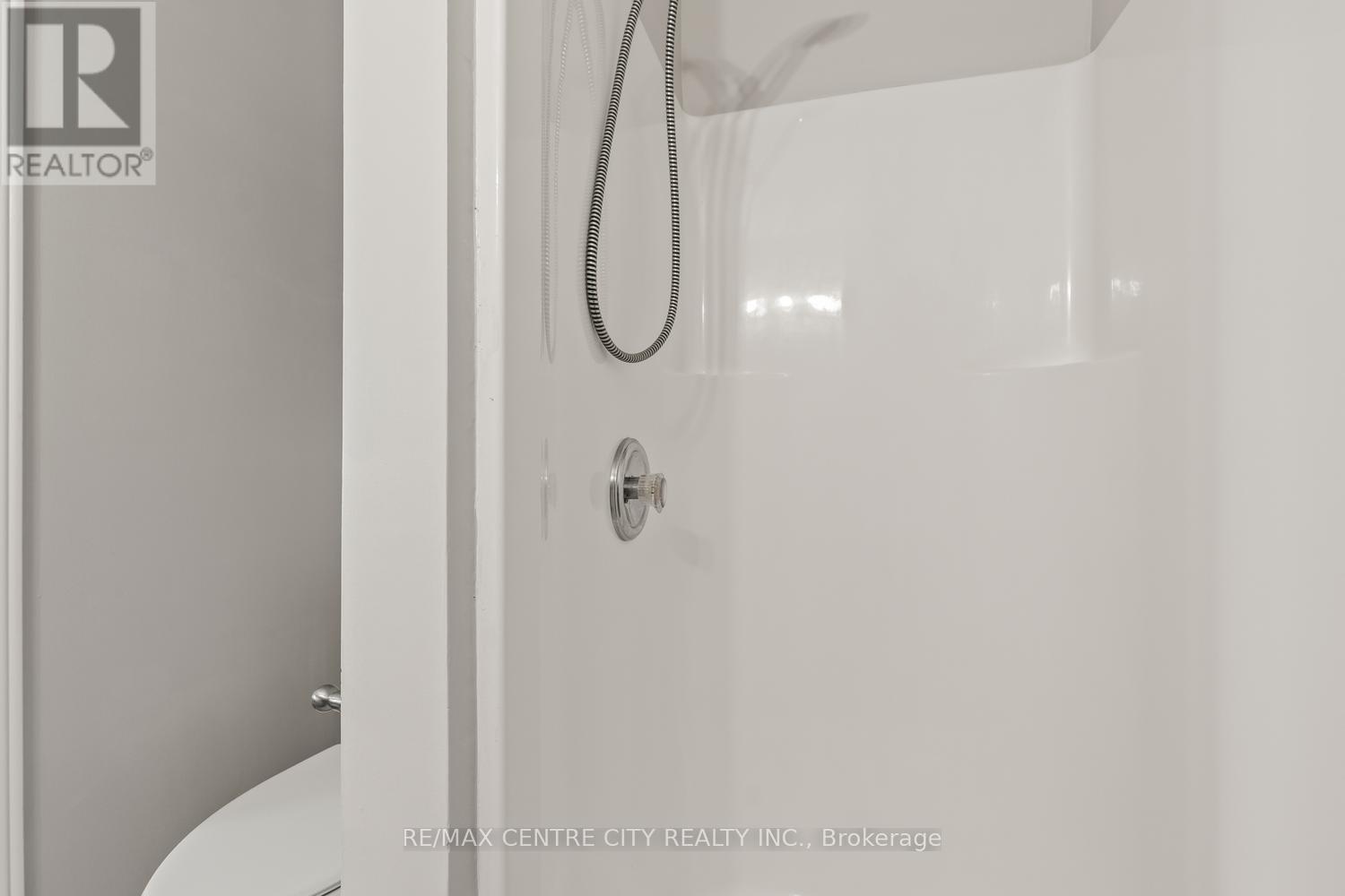 #42 9 AILSA PLACE - 32