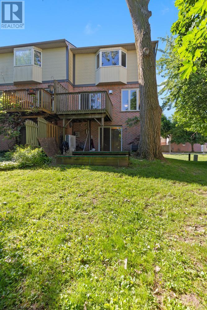 #42 9 AILSA PLACE - 39