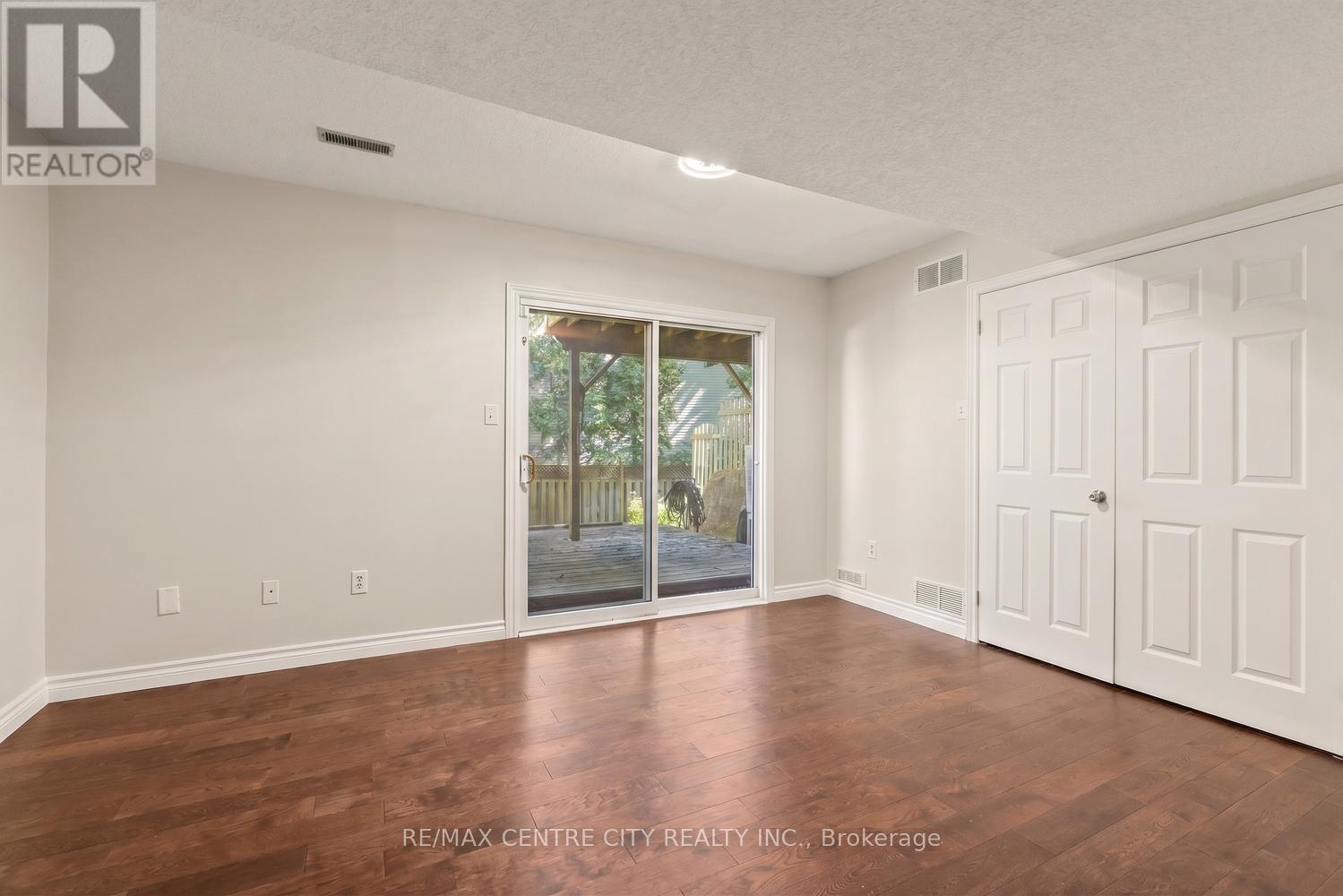 #42 9 AILSA PLACE - 8
