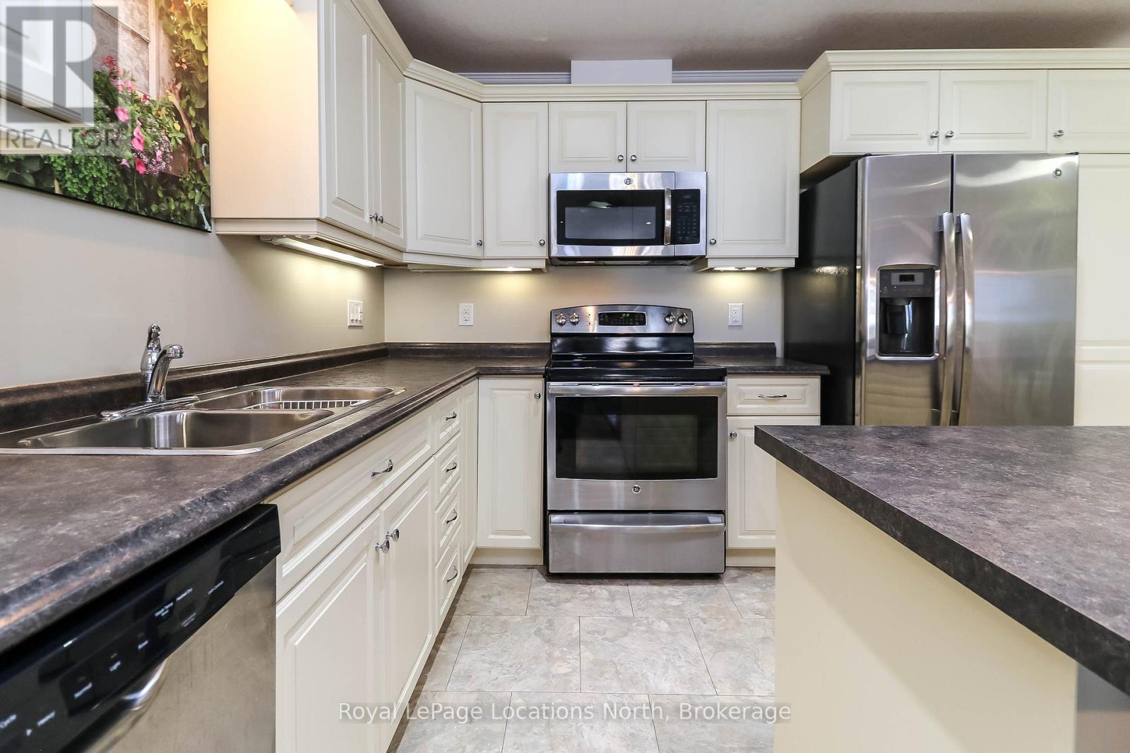 46 GARDEN GROVE CRESCENT - 14