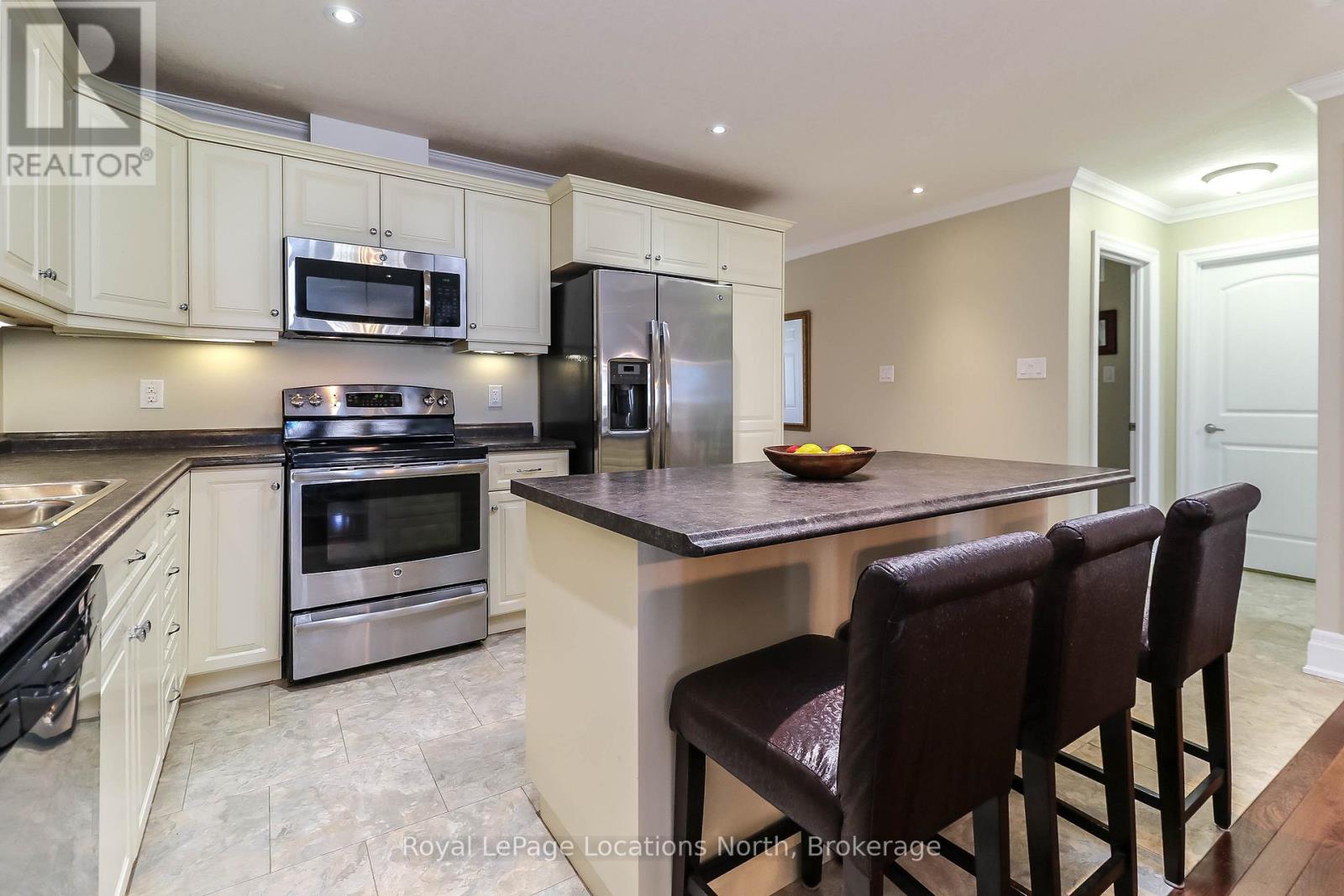 46 GARDEN GROVE CRESCENT - 15