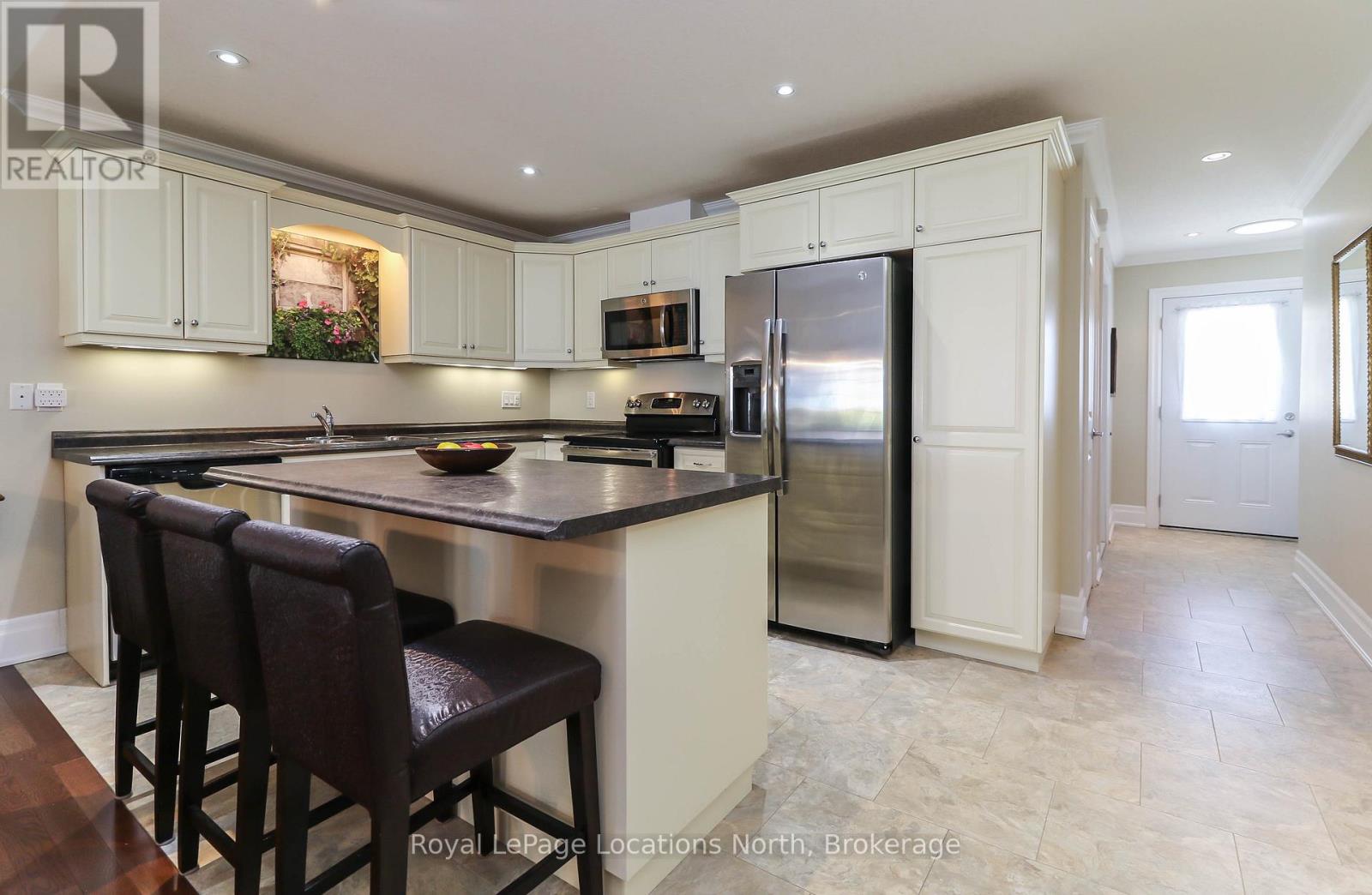 46 GARDEN GROVE CRESCENT - 7