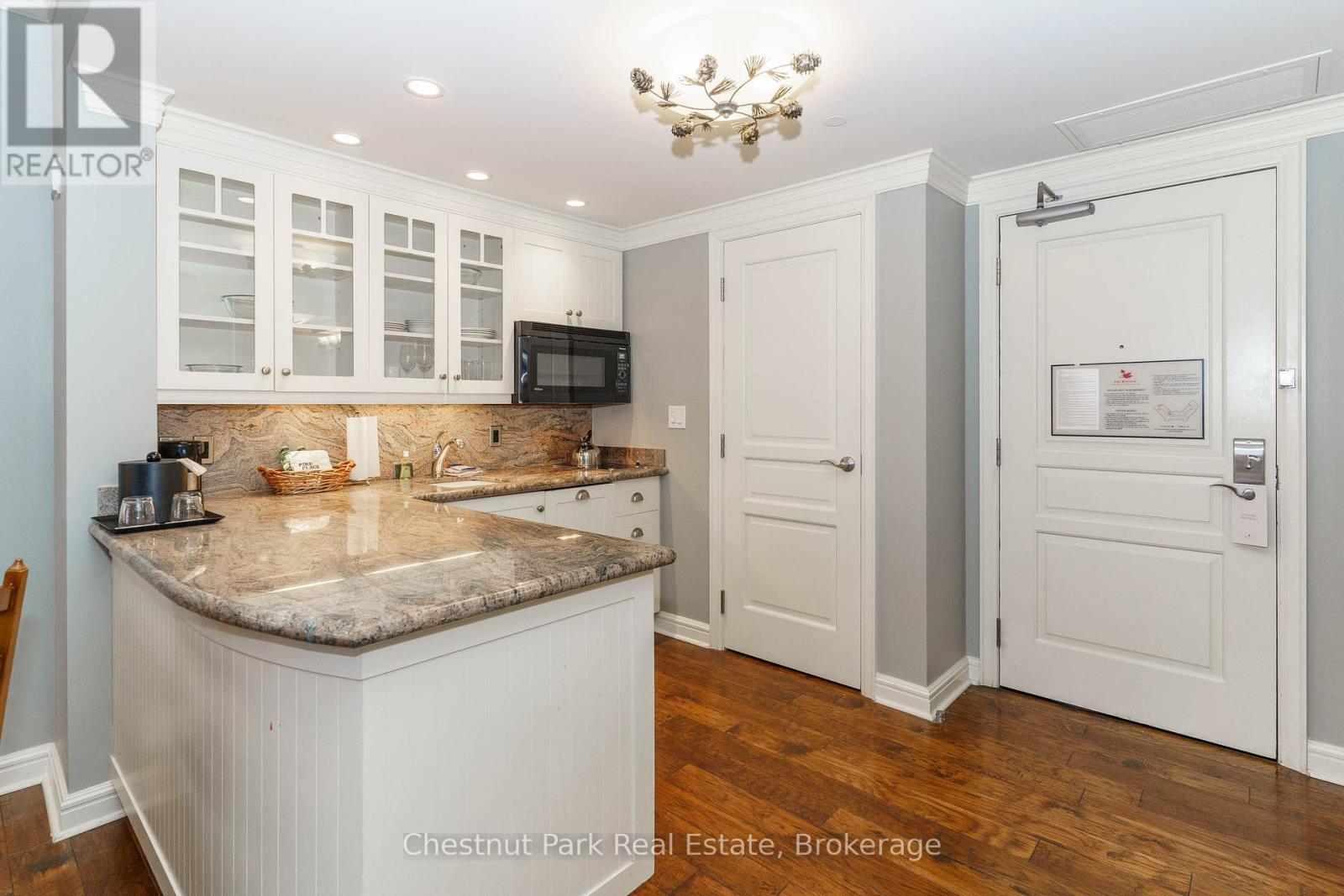 #1225 1050 PAIGNTON HOUSE ROAD - 9
