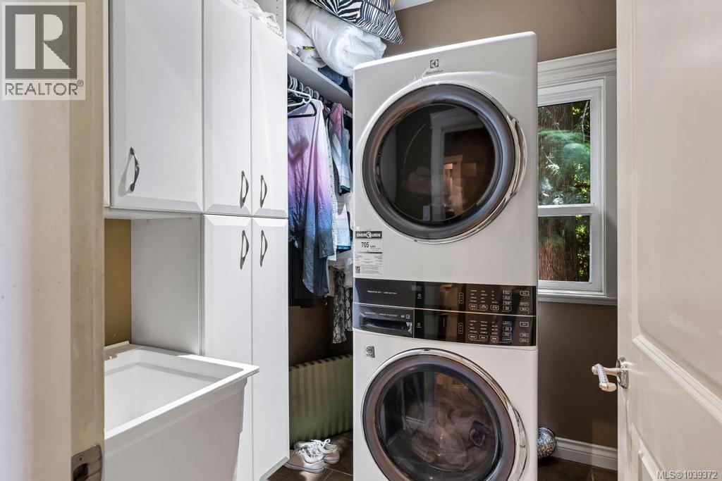 7002 East Sooke Rd - 33