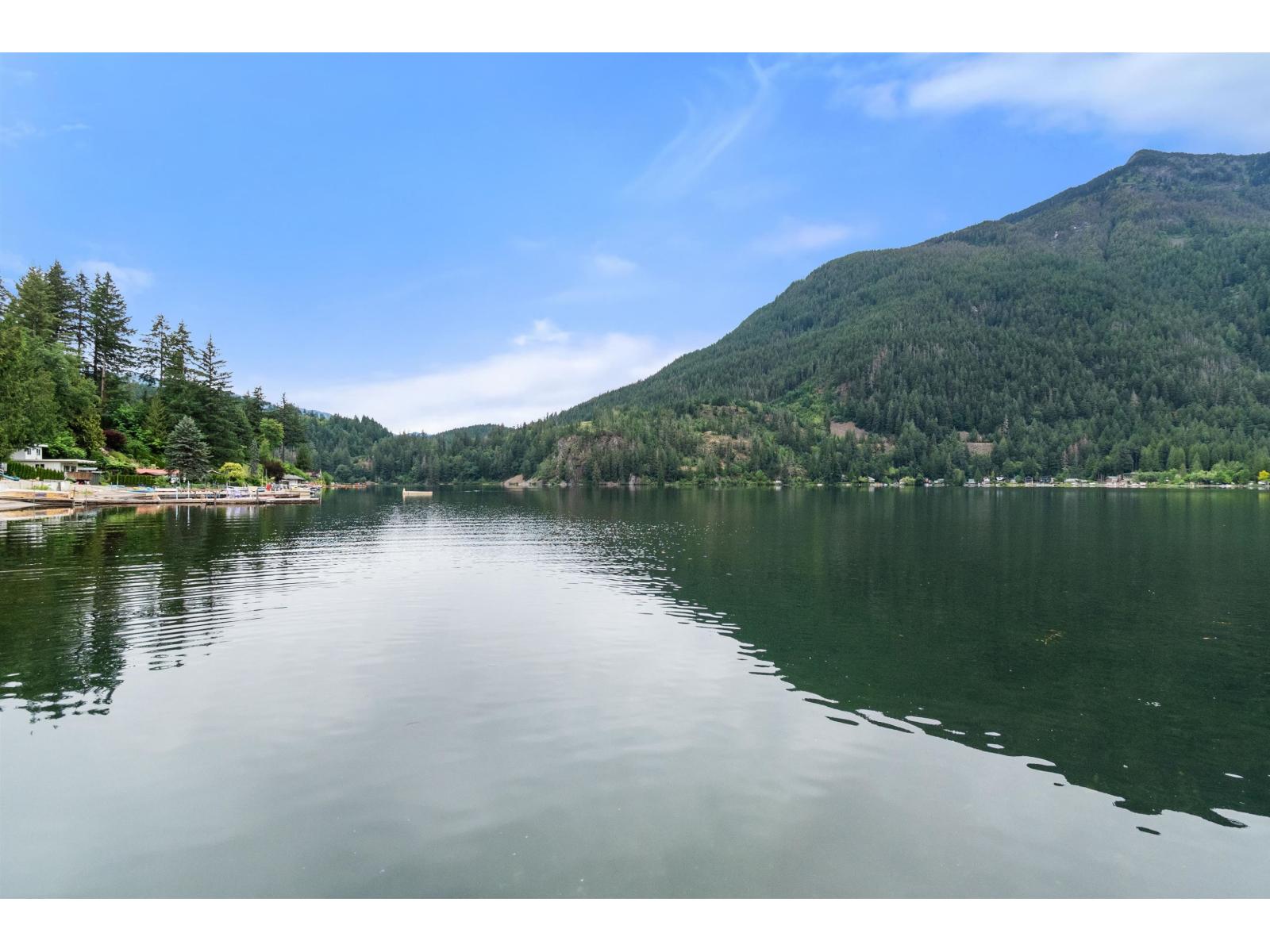 21206 LAKEVIEW CRESCENT, Kawkawa Lake, Hope