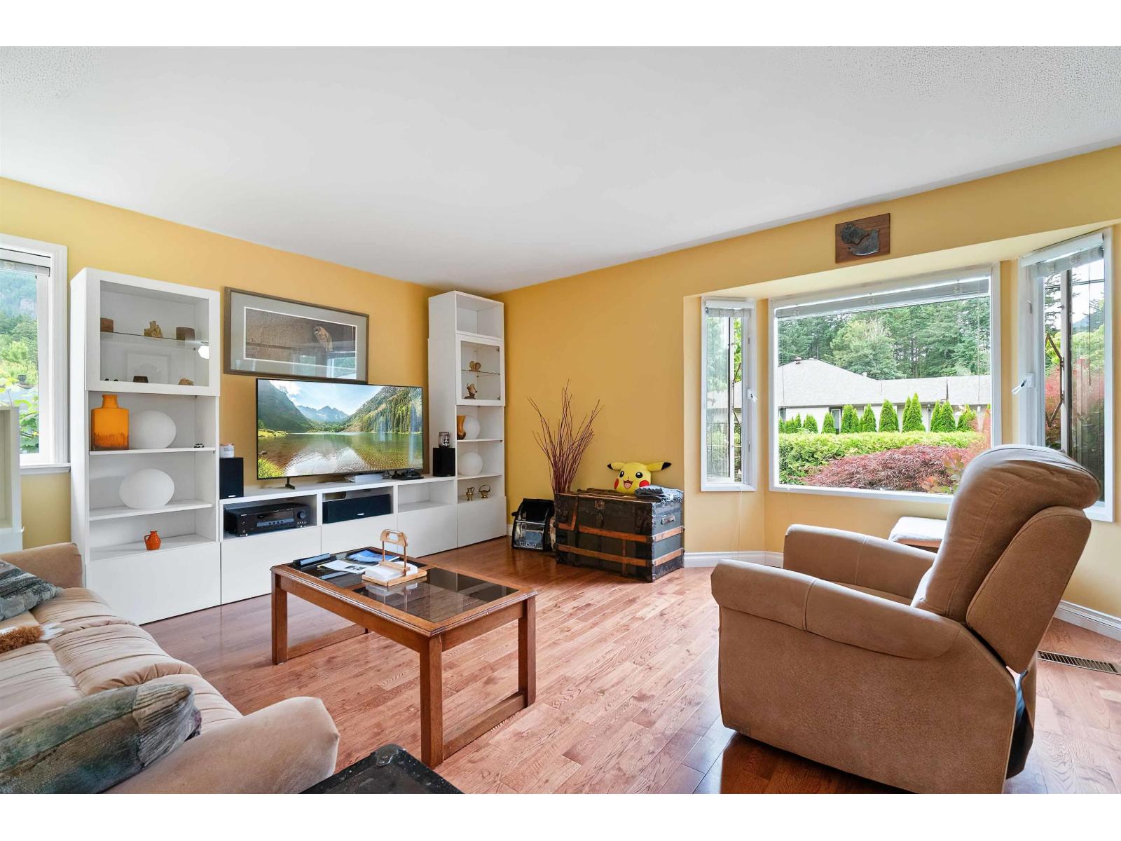 21206 LAKEVIEW CRESCENT, Kawkawa Lake, Hope