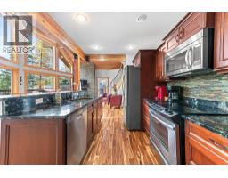 4pc Bathroom - 9881 Osprey Landing Drive, Wardner, BC V0B2J0 Photo 9