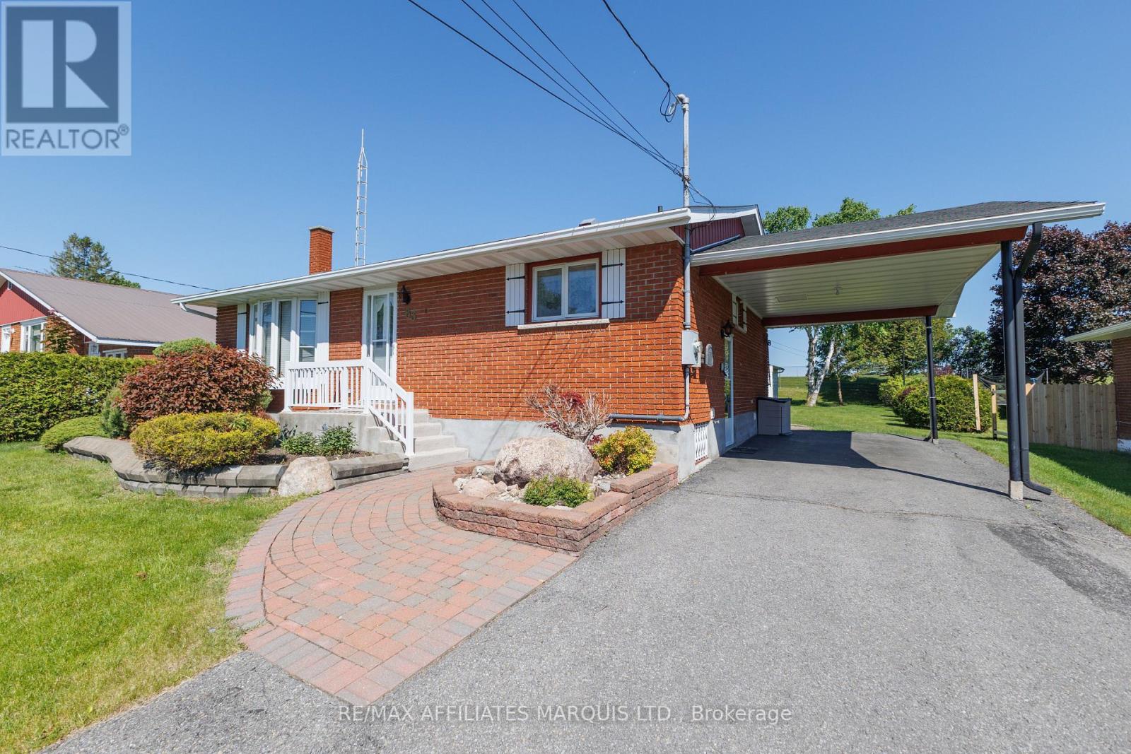 63 KINCARDINE STREET W - 2