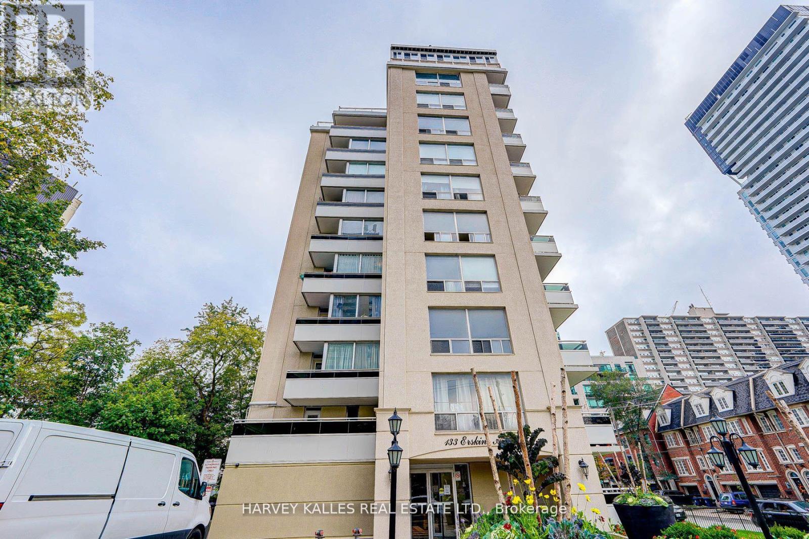 Listing photo of 101 - 133 ERSKINE AVENUE