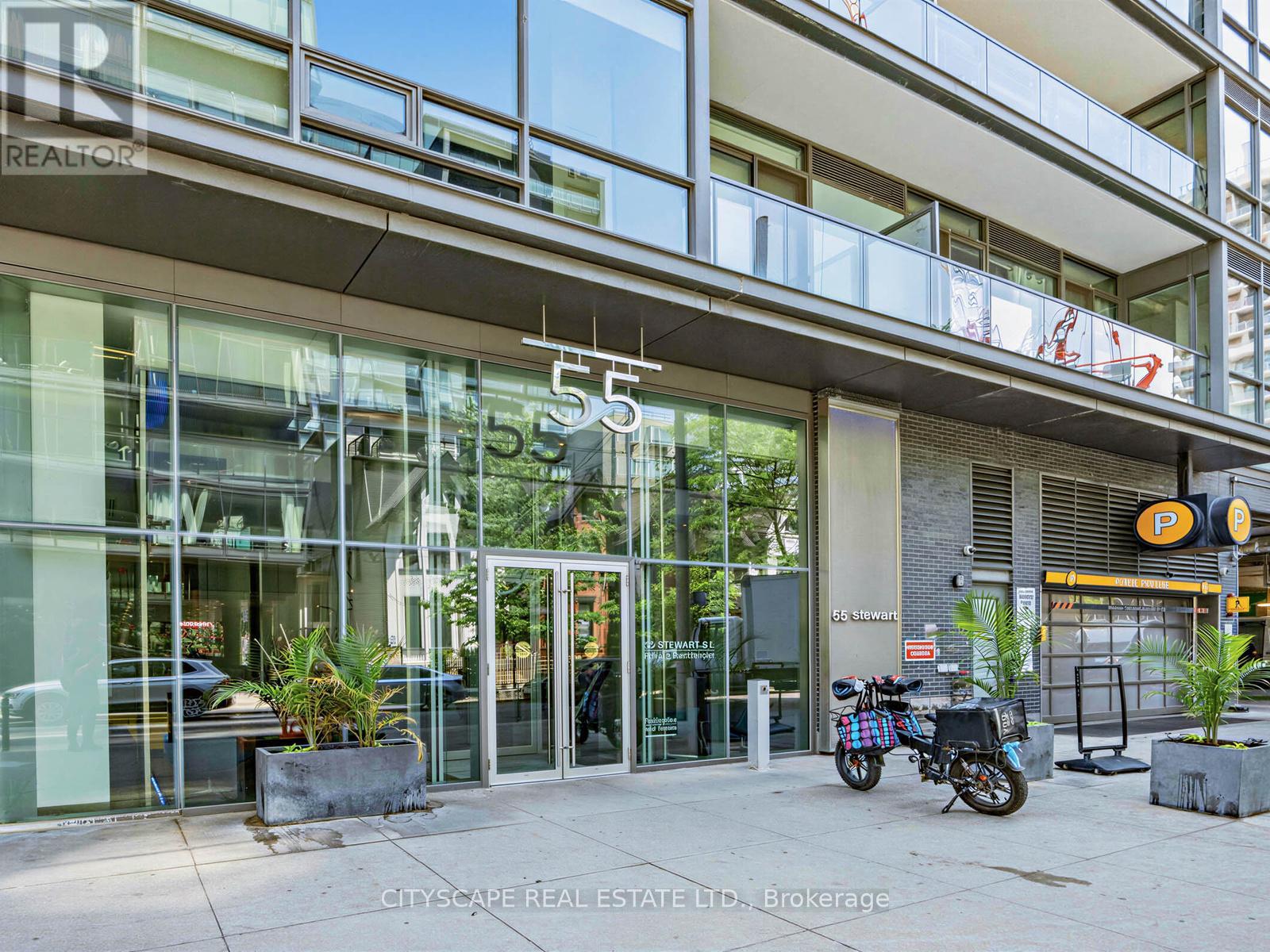 #924 55 STEWART STREET - 1
