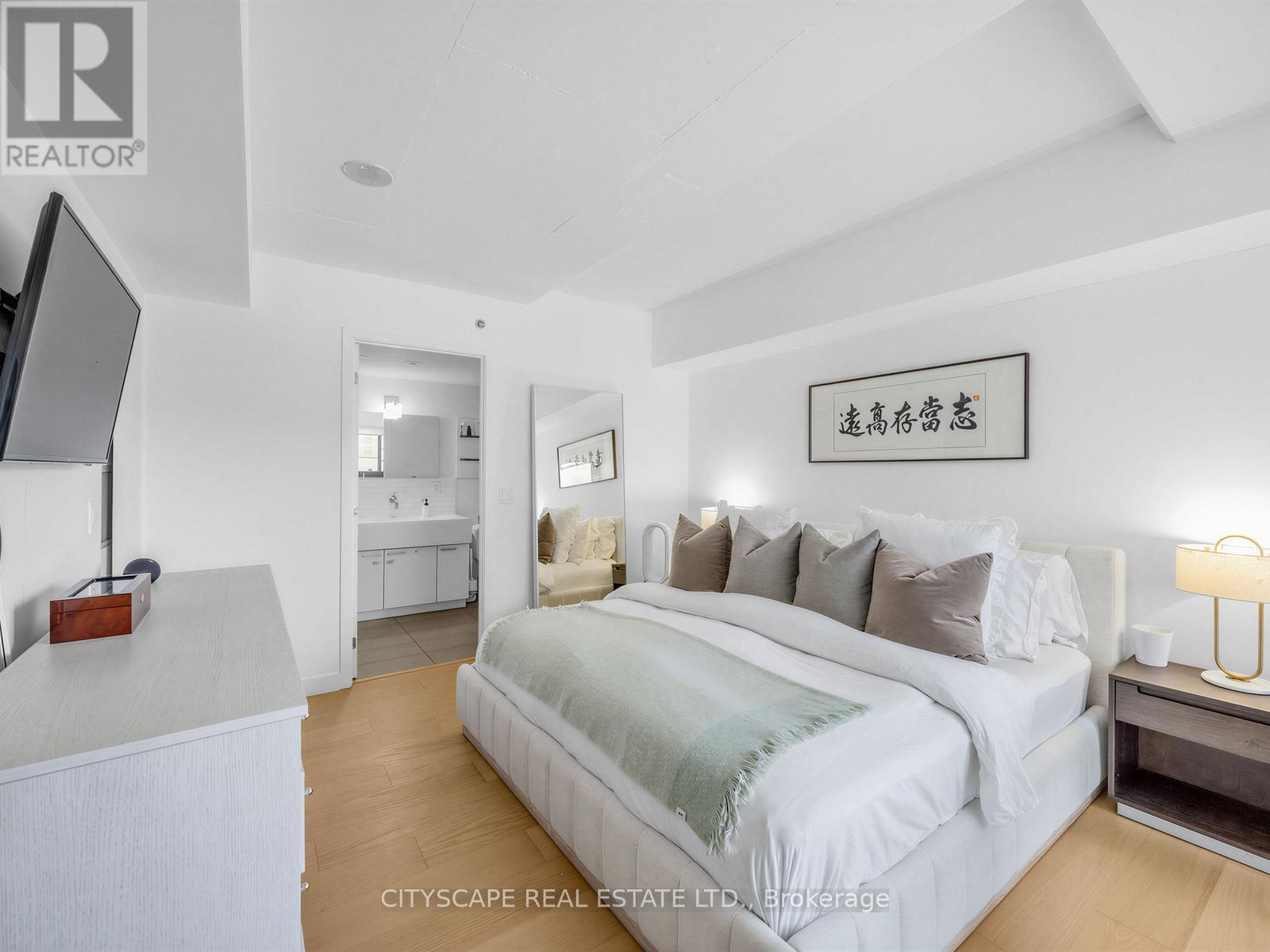 #924 55 STEWART STREET - 10