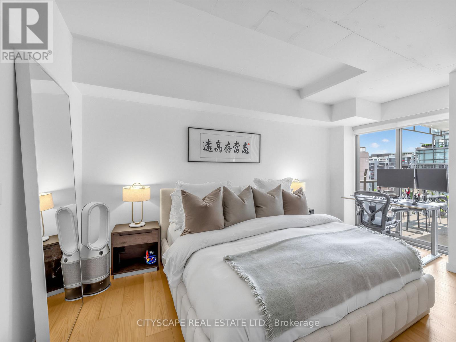 #924 55 STEWART STREET - 11