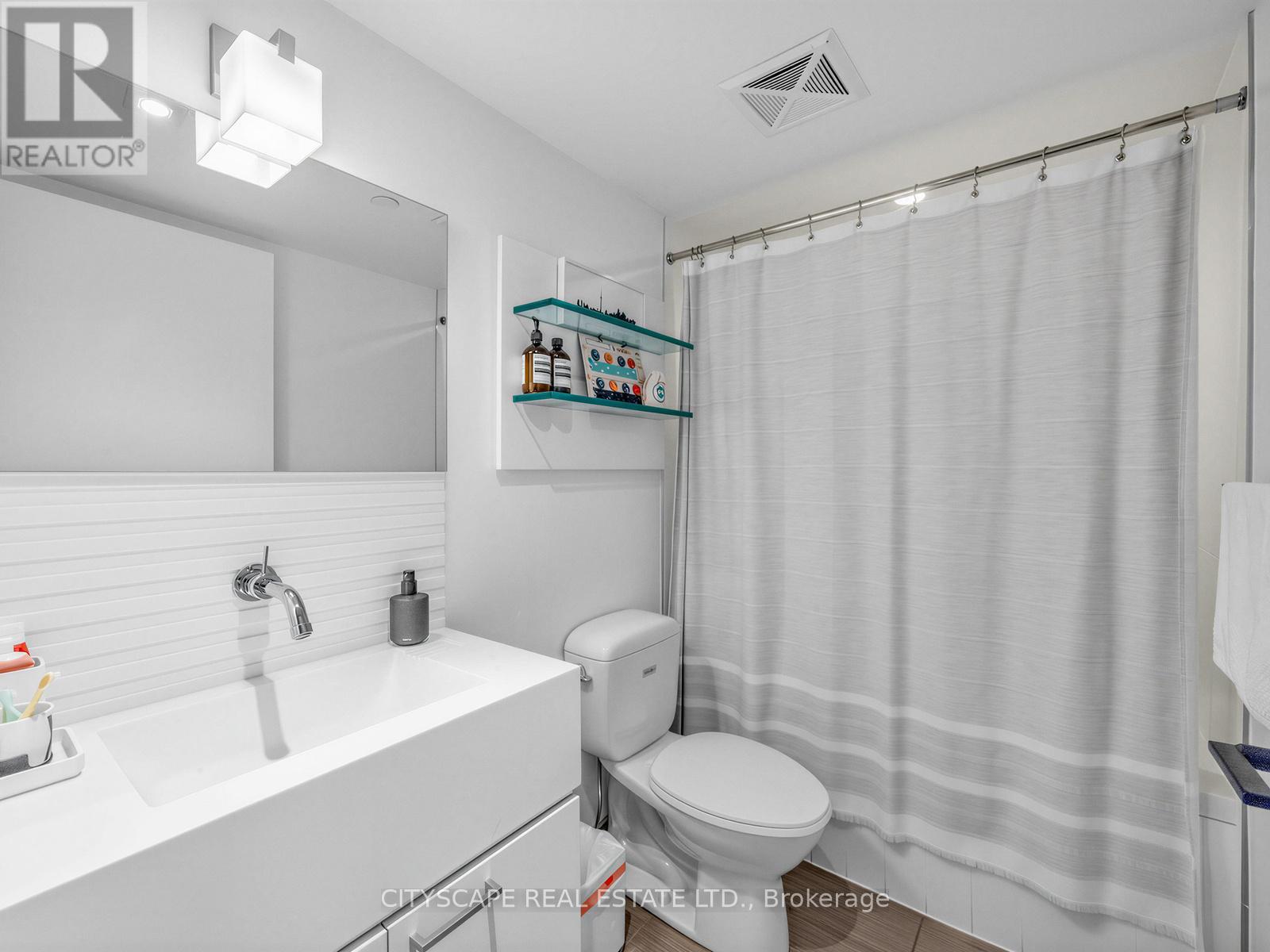 #924 55 STEWART STREET - 15