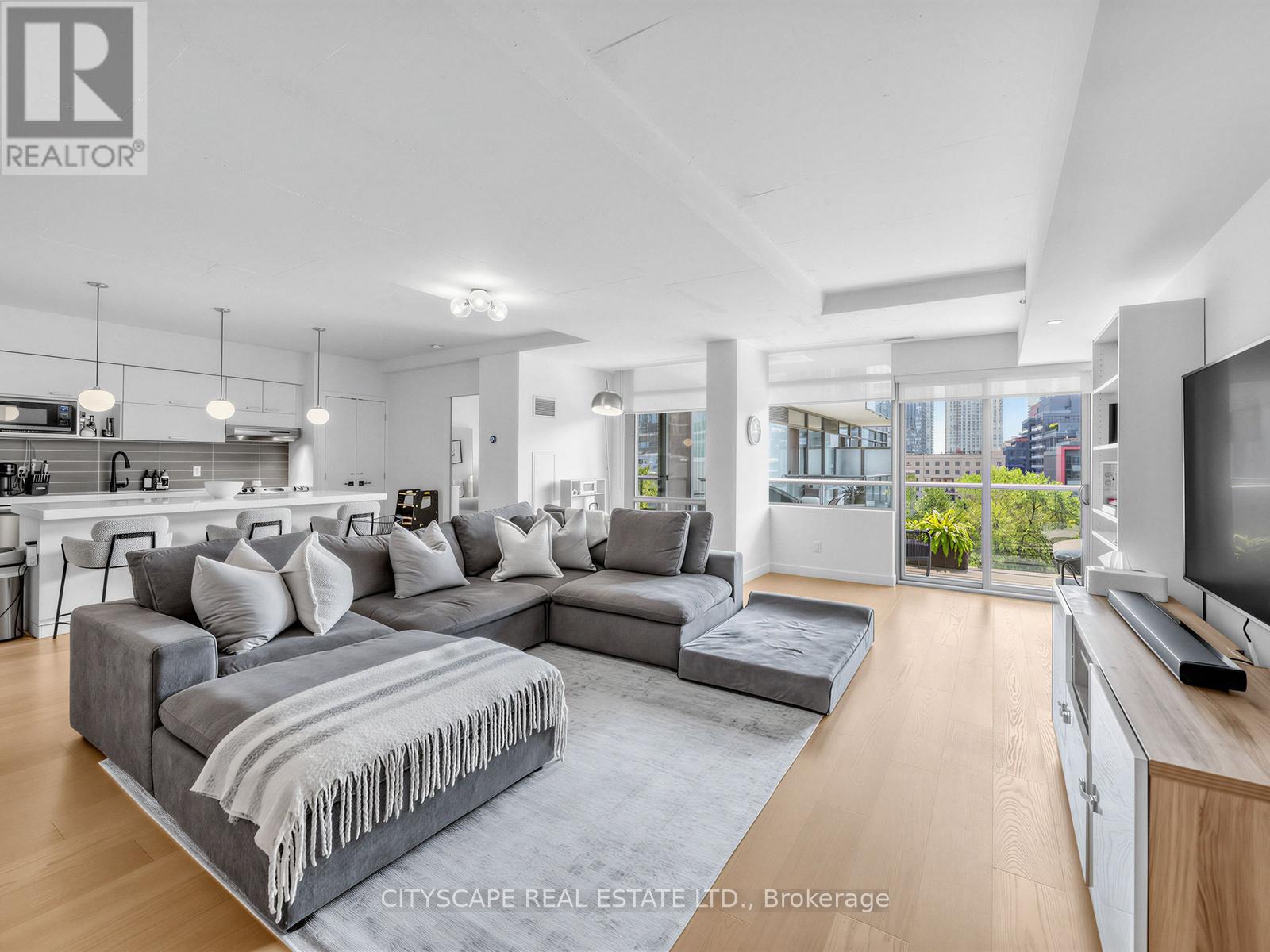 #924 55 STEWART STREET - 2