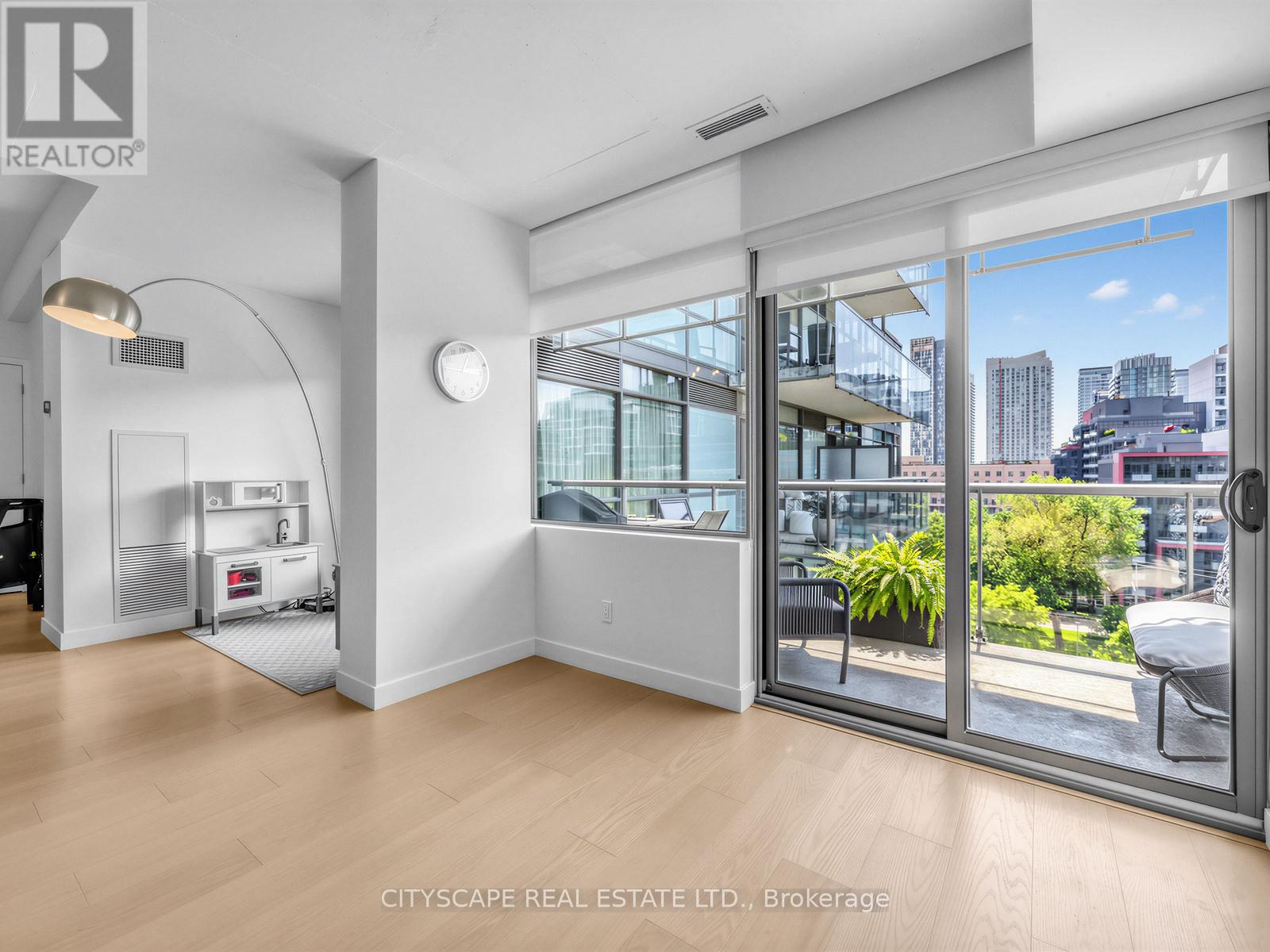 #924 55 STEWART STREET - 5