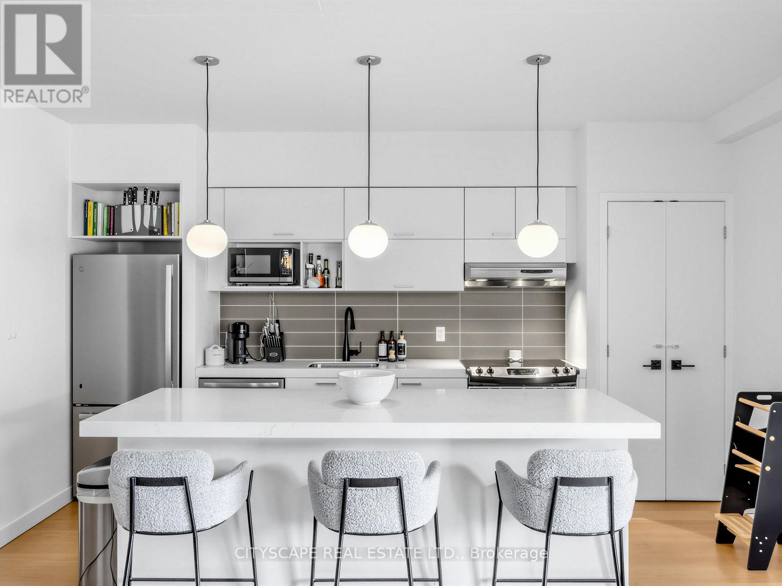 #924 55 STEWART STREET - 6
