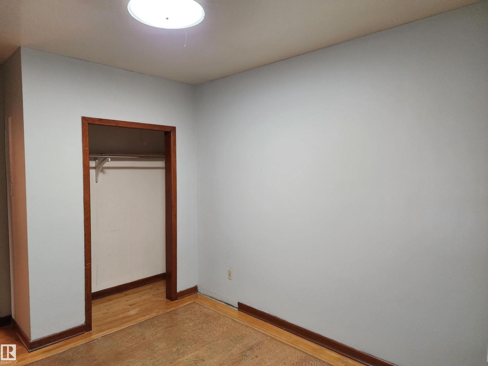 25 1st ST W - 12