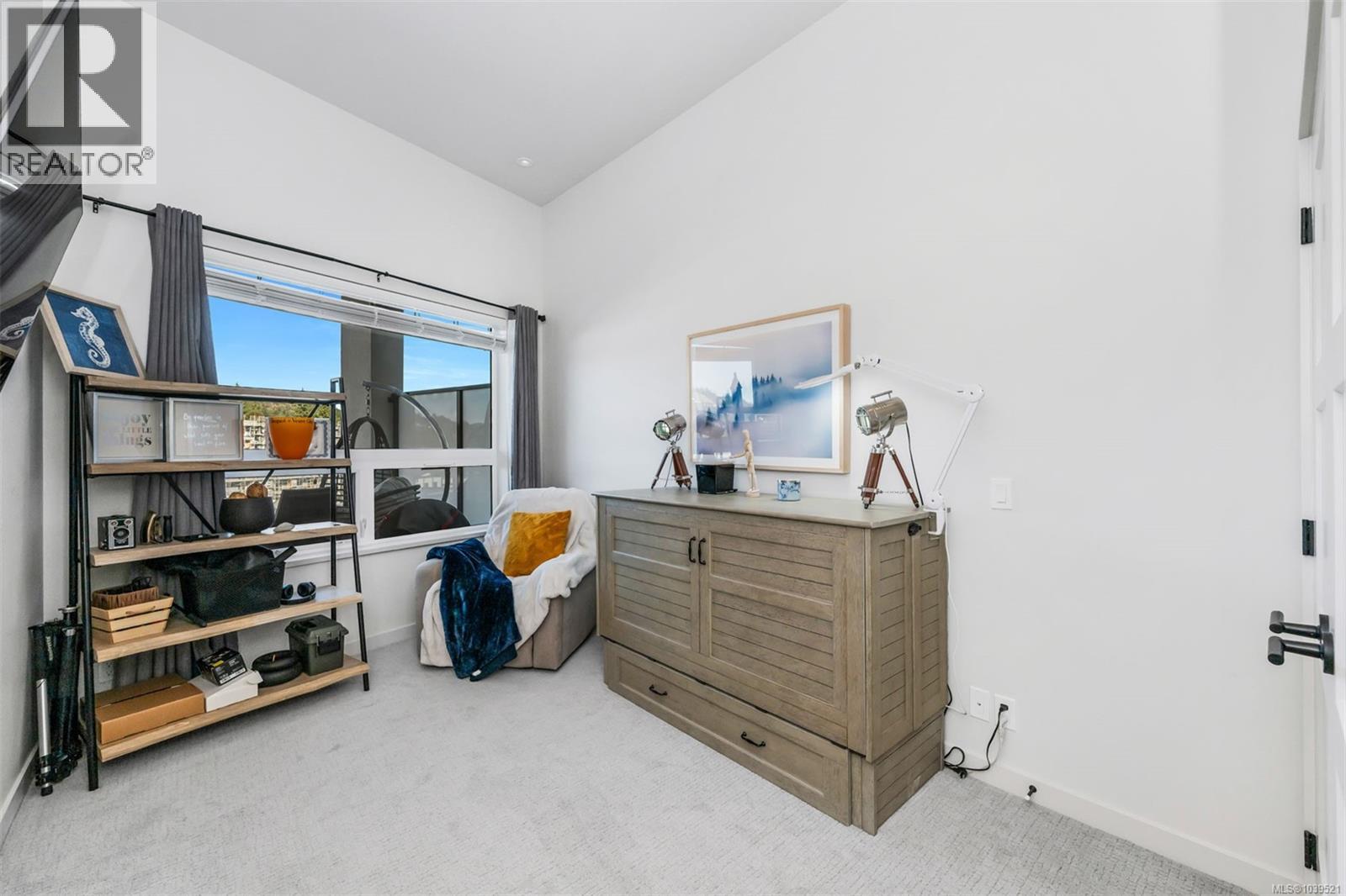 #608 947 Whirlaway Cres - 32