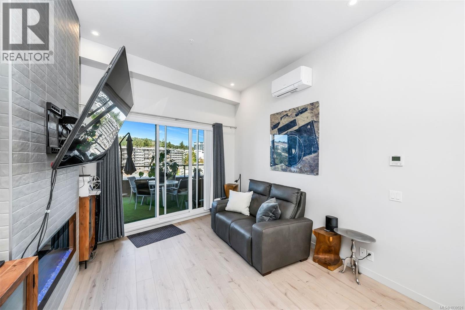 #608 947 Whirlaway Cres - 35