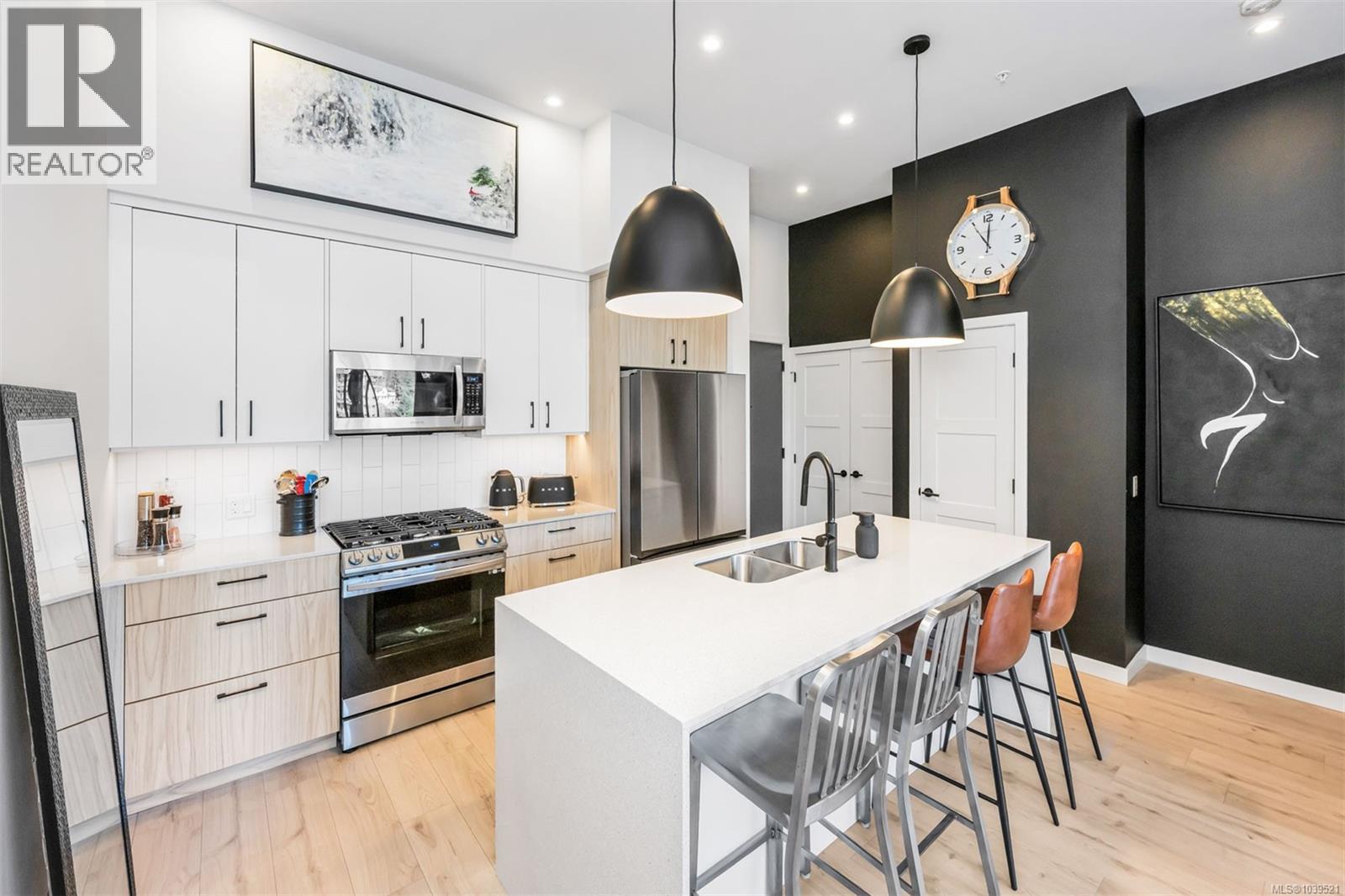 #608 947 Whirlaway Cres - 11