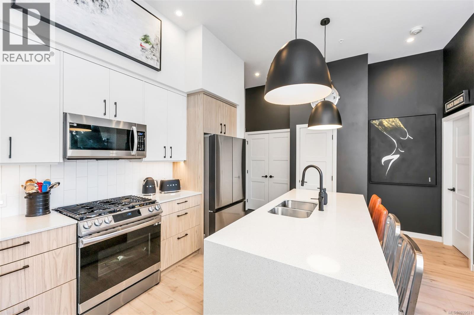 #608 947 Whirlaway Cres - 19