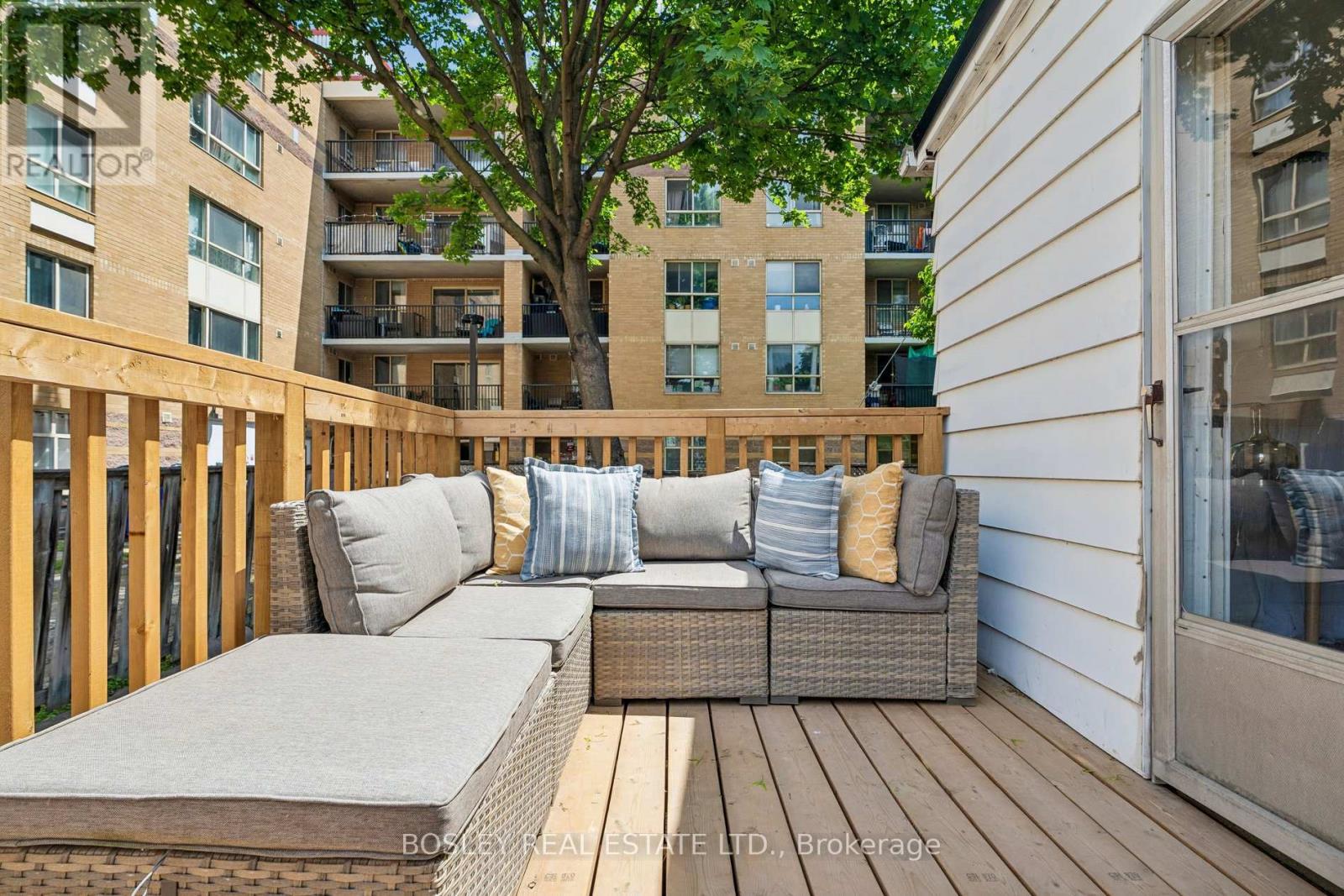 11 PAPE AVENUE - 21