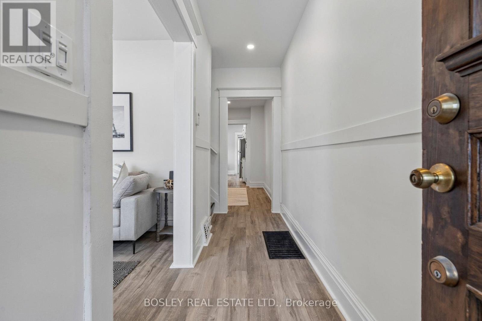 11 PAPE AVENUE - 3