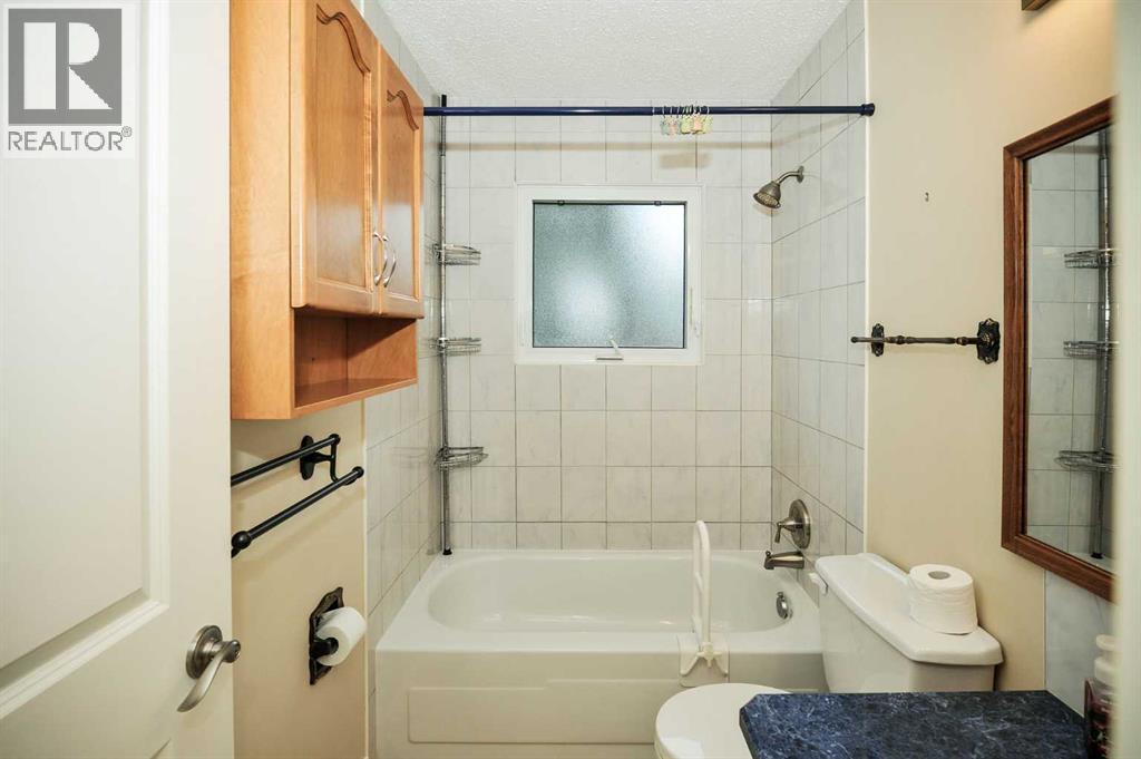 4513 67 Street — photo 10