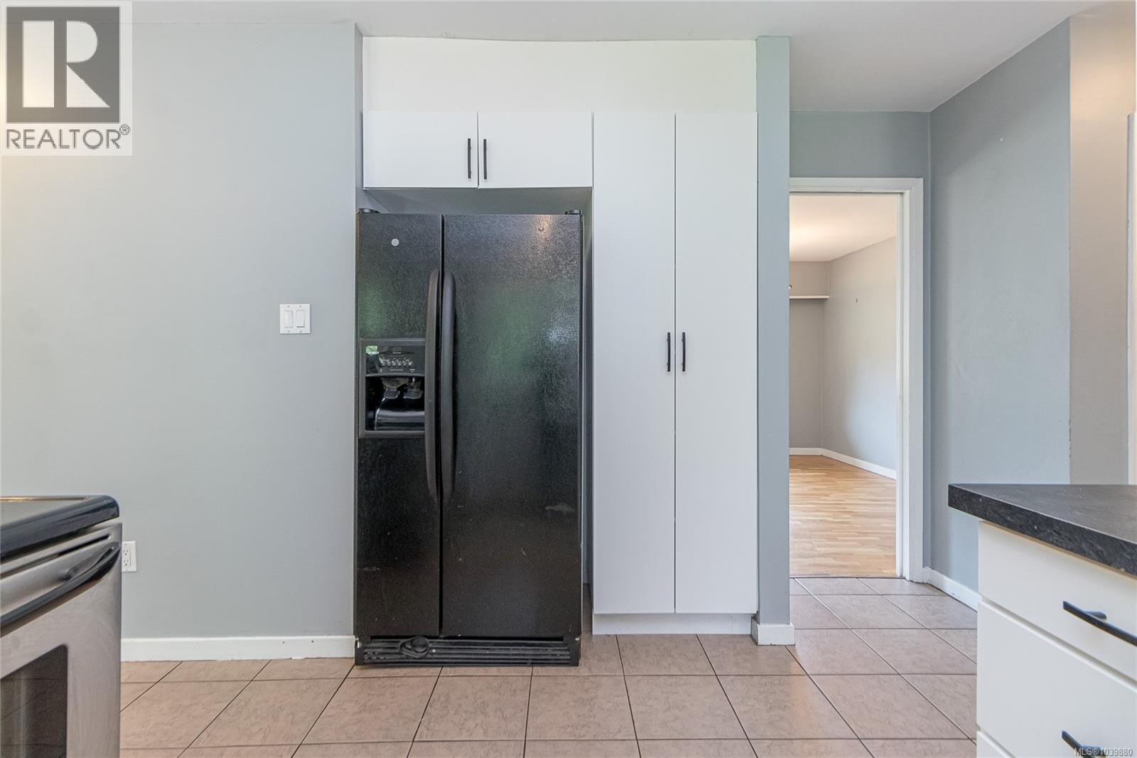 862 Barclay Cres - 11