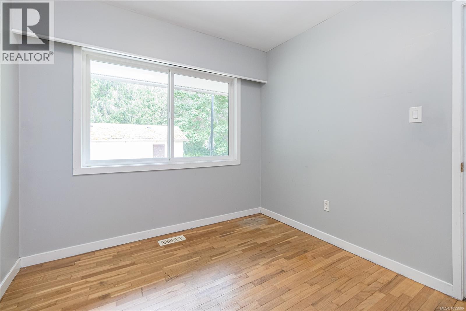862 Barclay Cres - 18