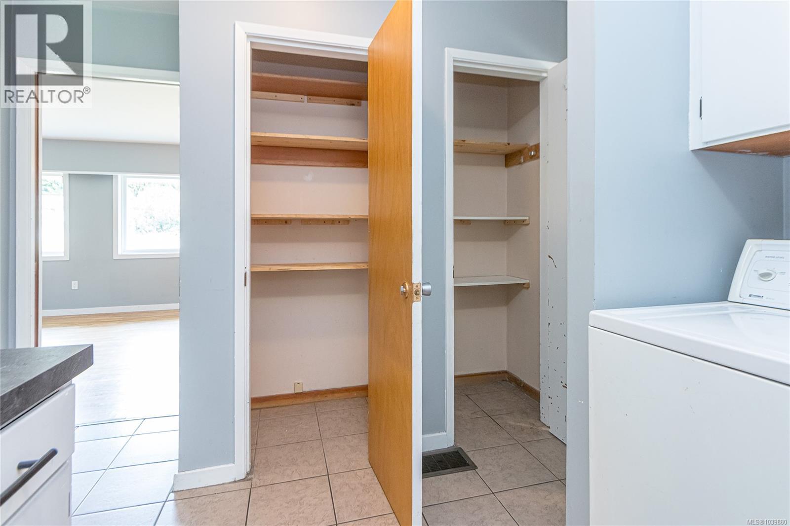 862 Barclay Cres - 25