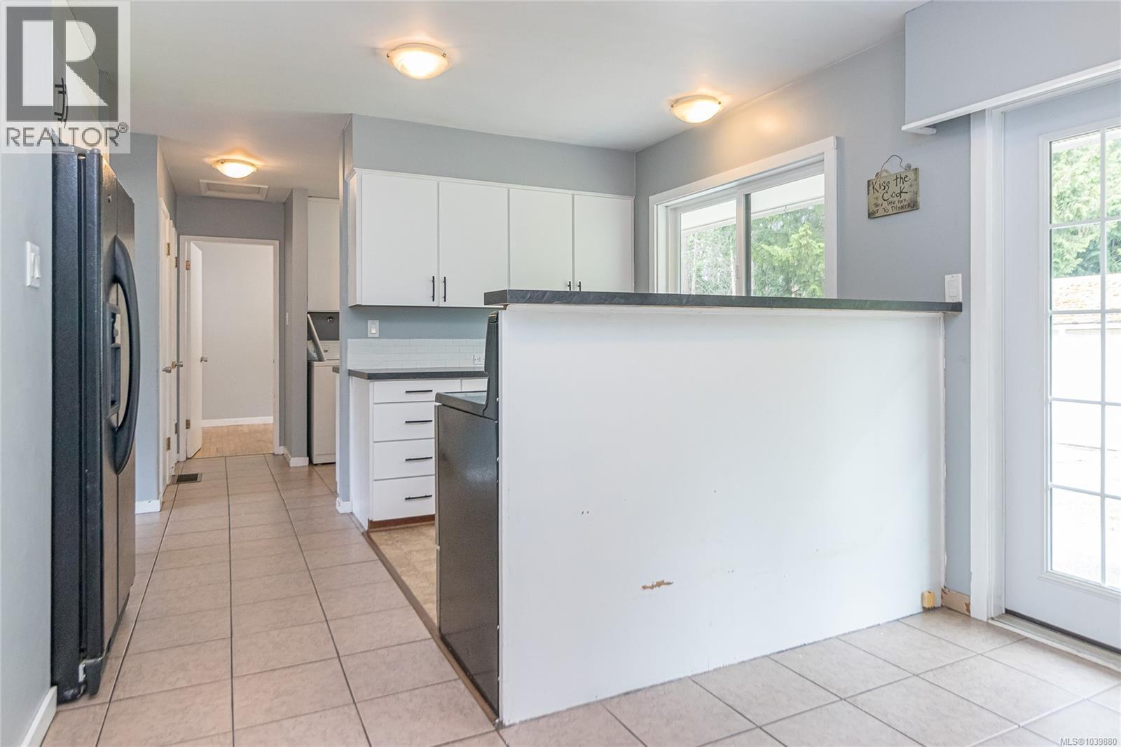 862 Barclay Cres - 7