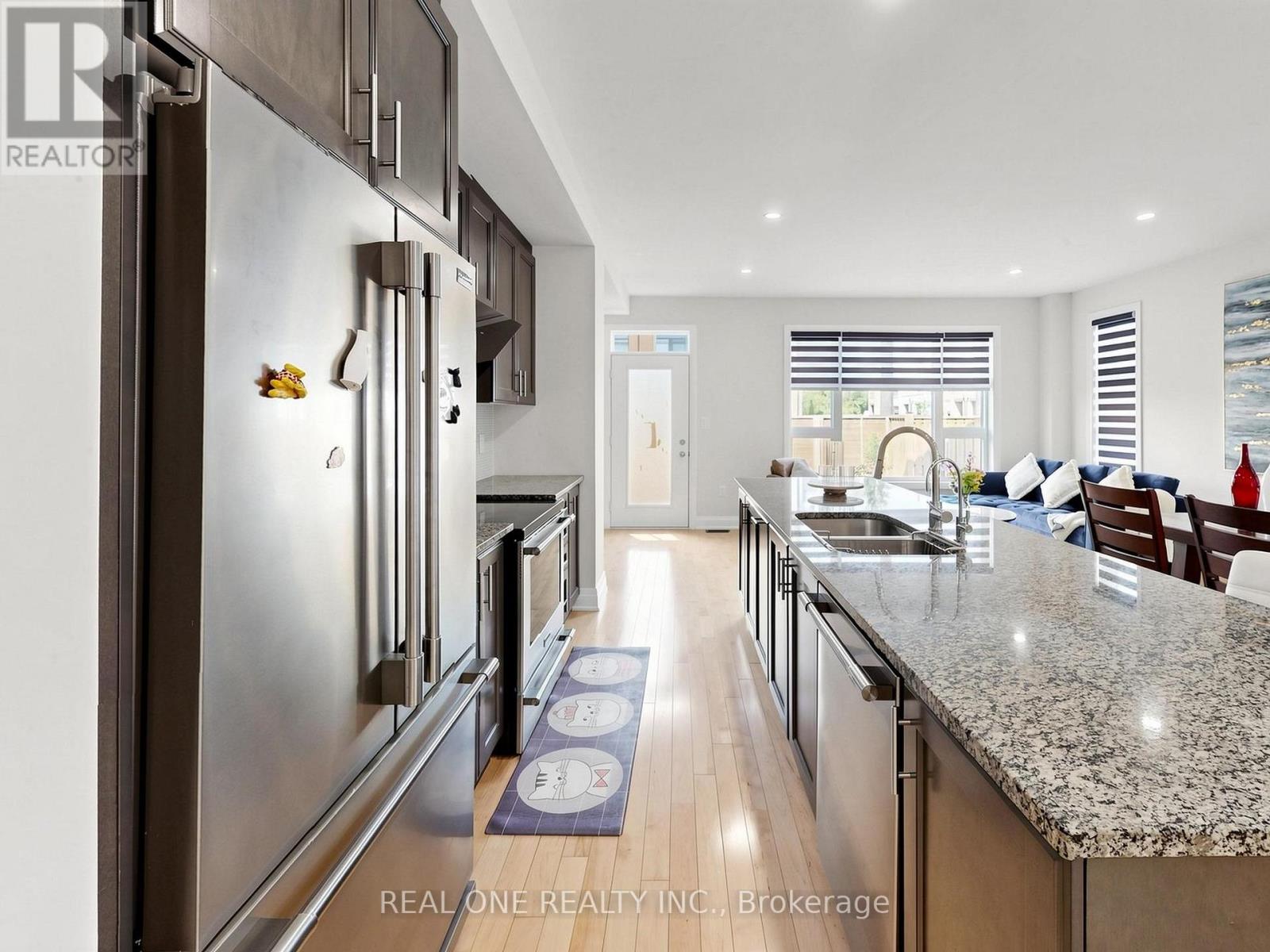 85 CAUSLAND LANE - 12