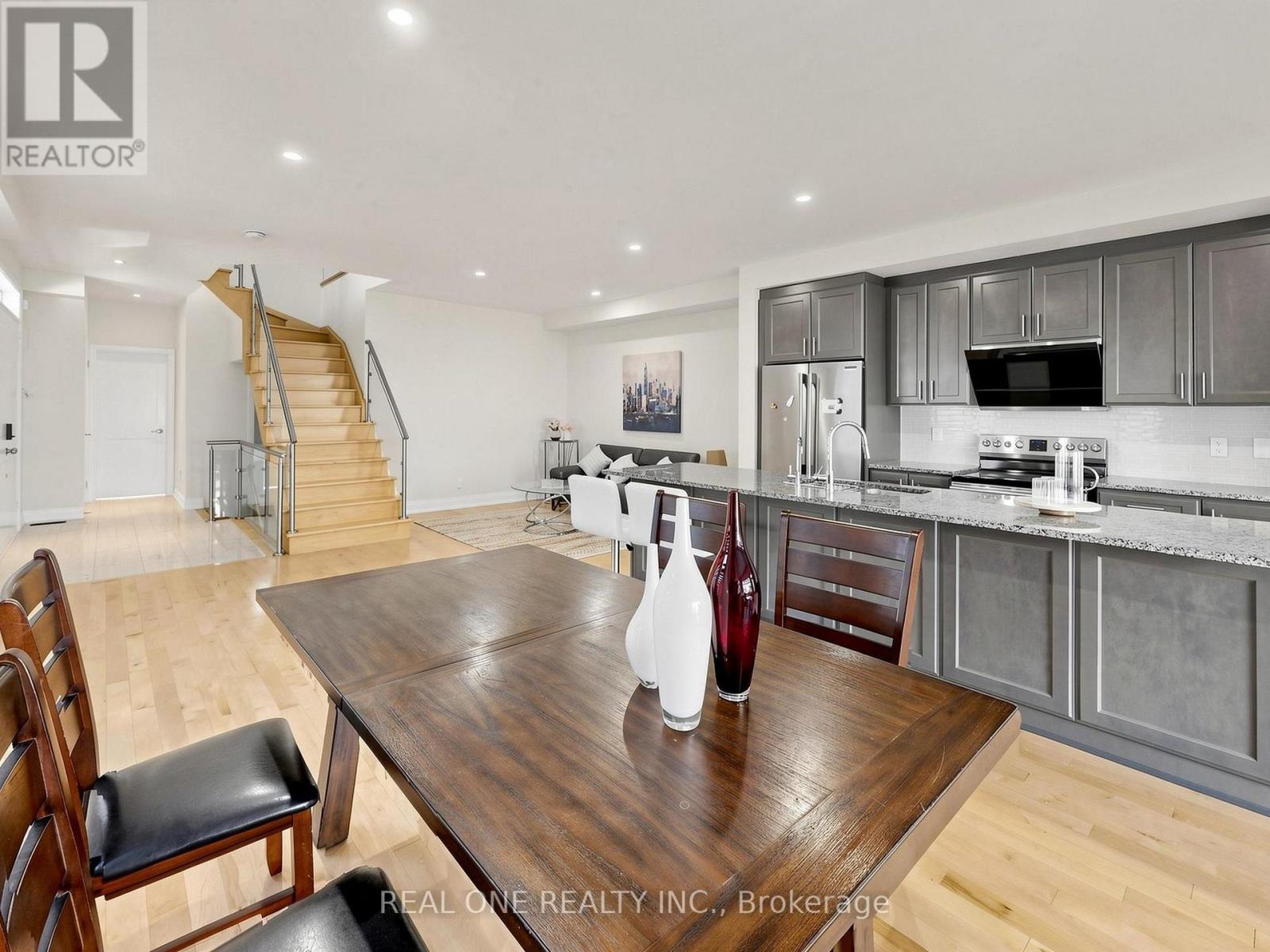85 CAUSLAND LANE - 16