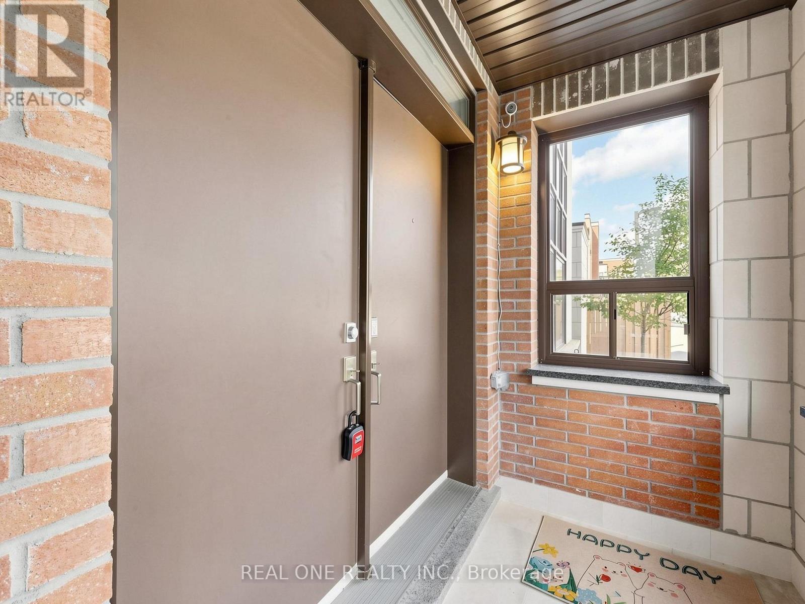 85 CAUSLAND LANE - 3