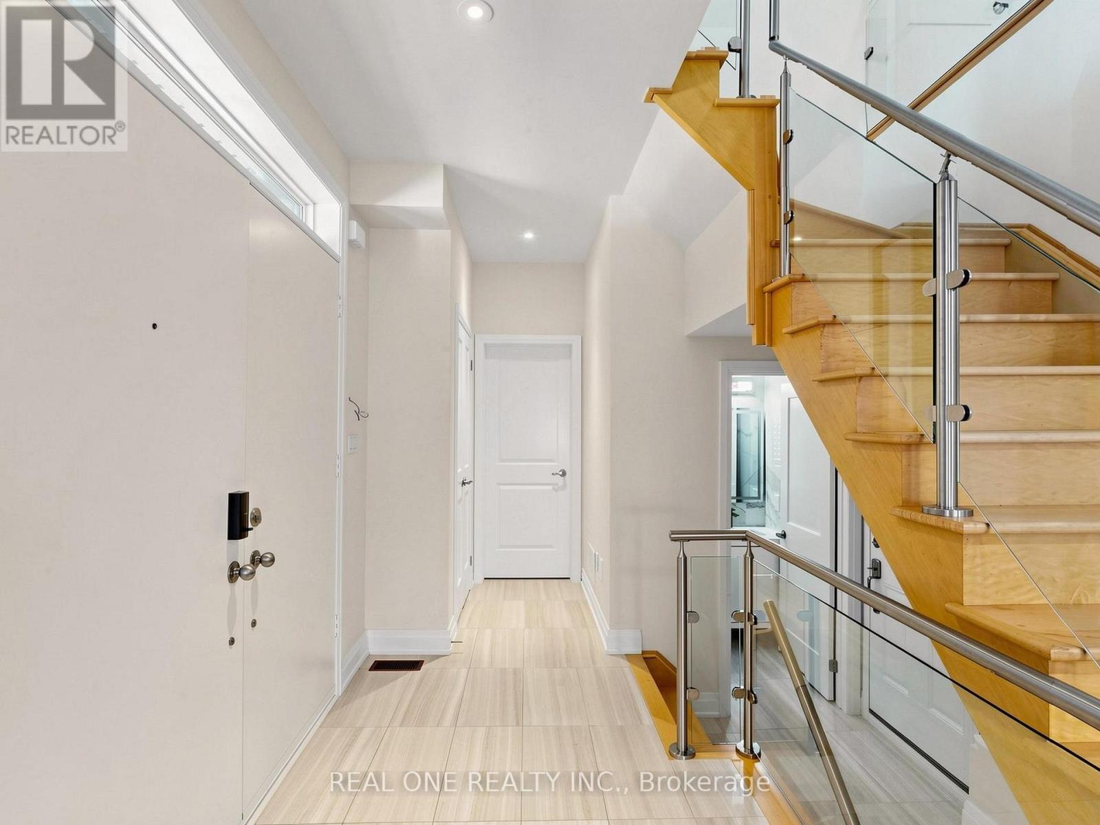 85 CAUSLAND LANE - 4